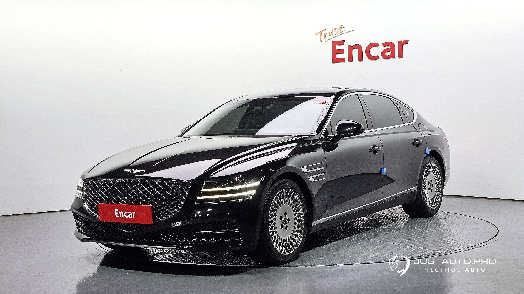 Автомобиль Genesis G80
