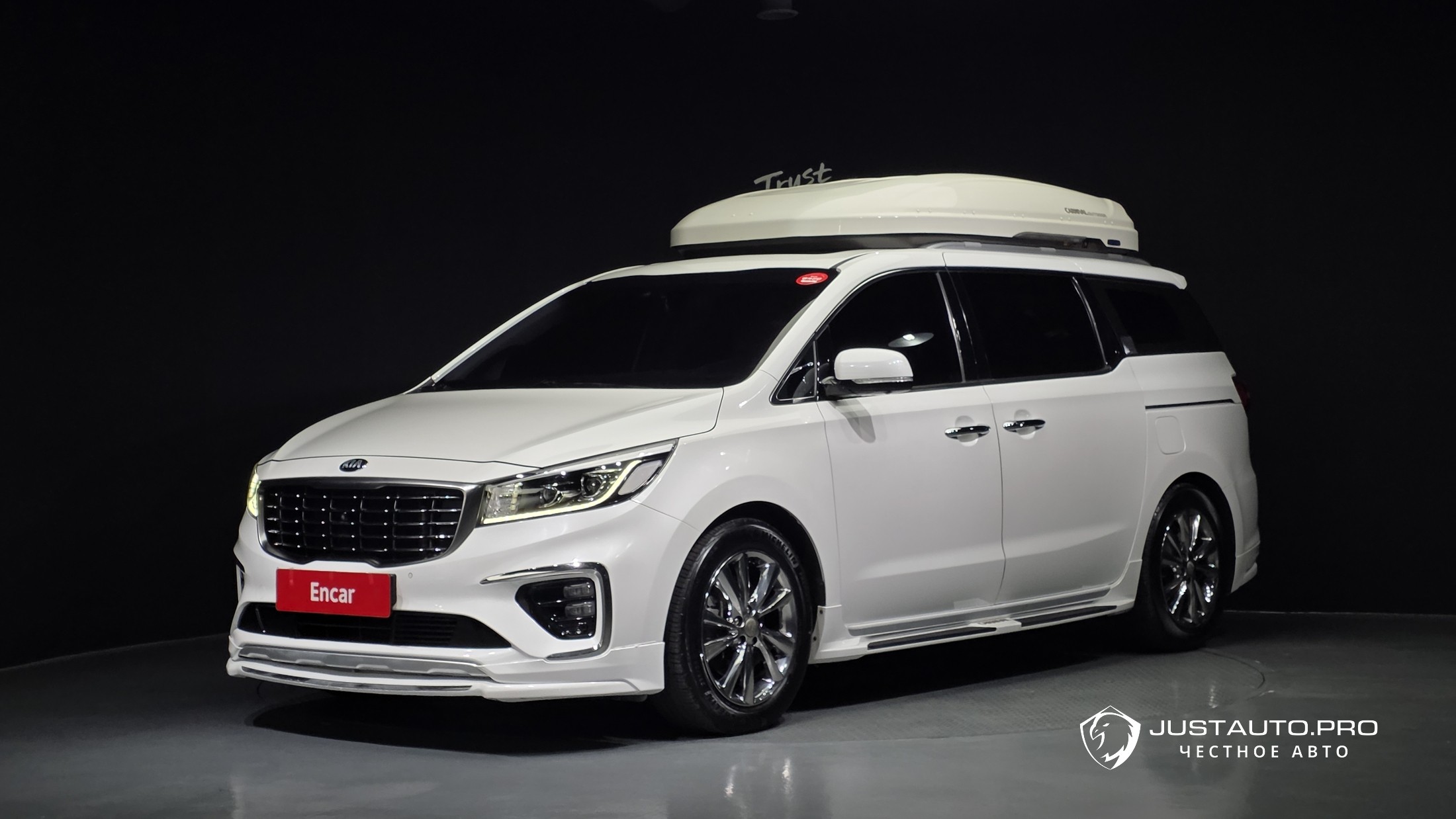 Автомобиль Kia Canival