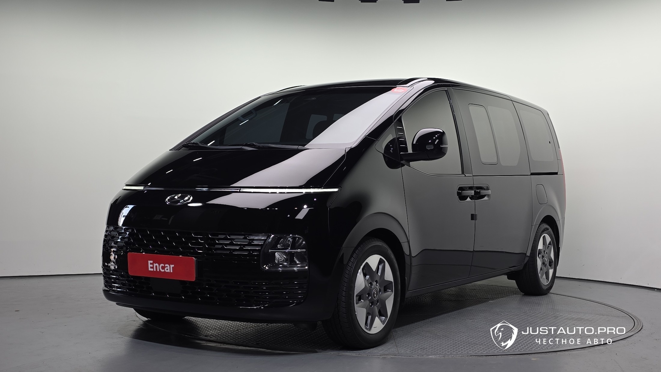 Автомобиль Hyundai Staria