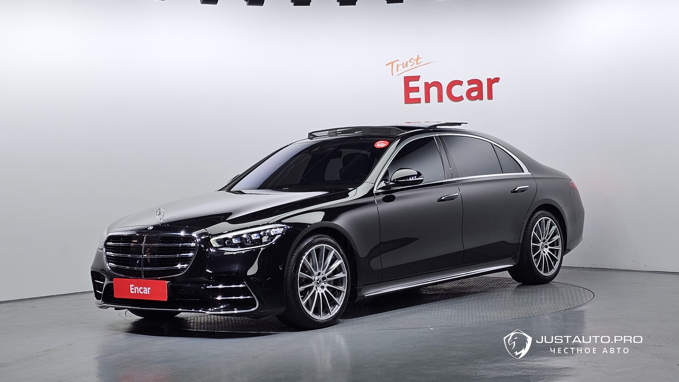 Автомобиль Mercedes-Benz S-Class
