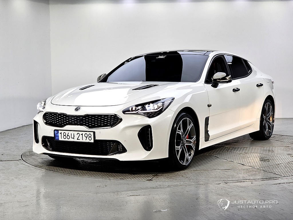 Автомобиль Kia Stinger