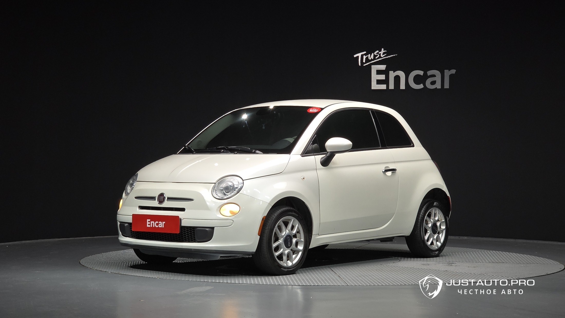 Автомобиль Fiat 500