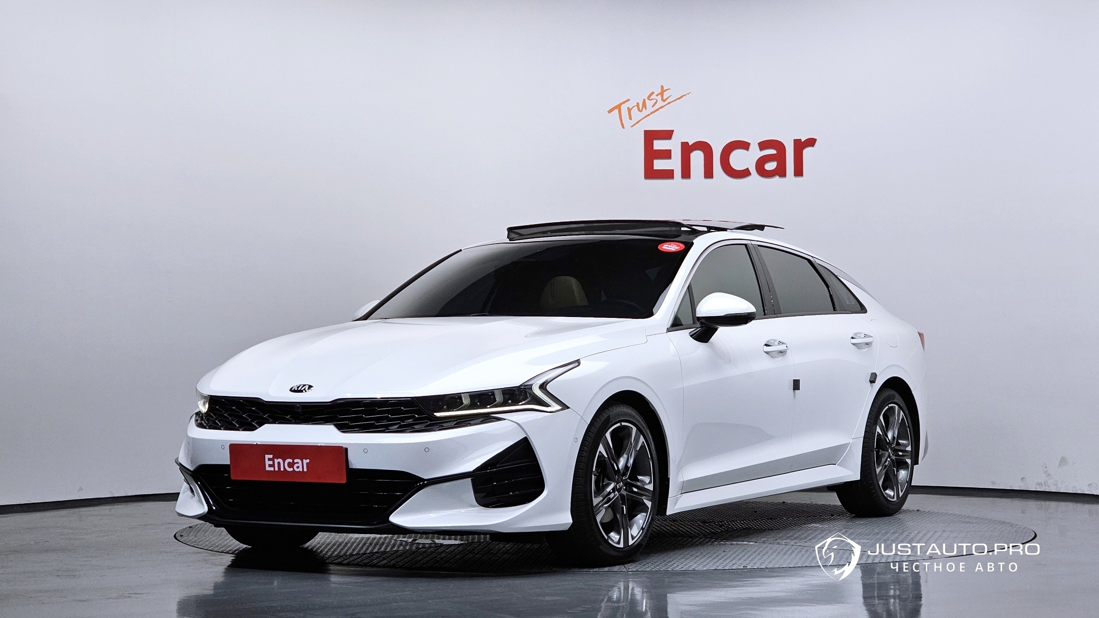 Автомобиль Kia K5