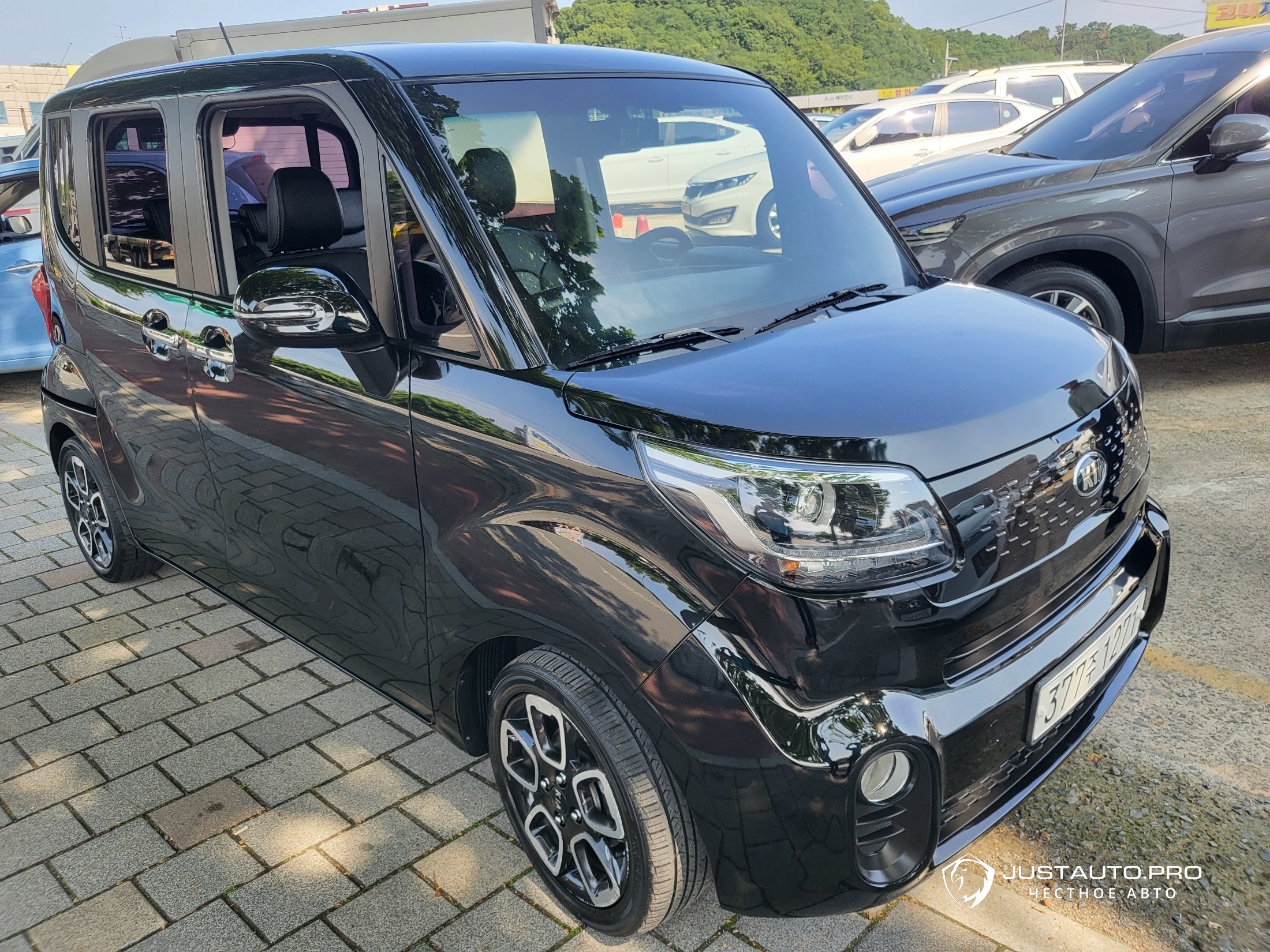 Автомобиль Kia RAY