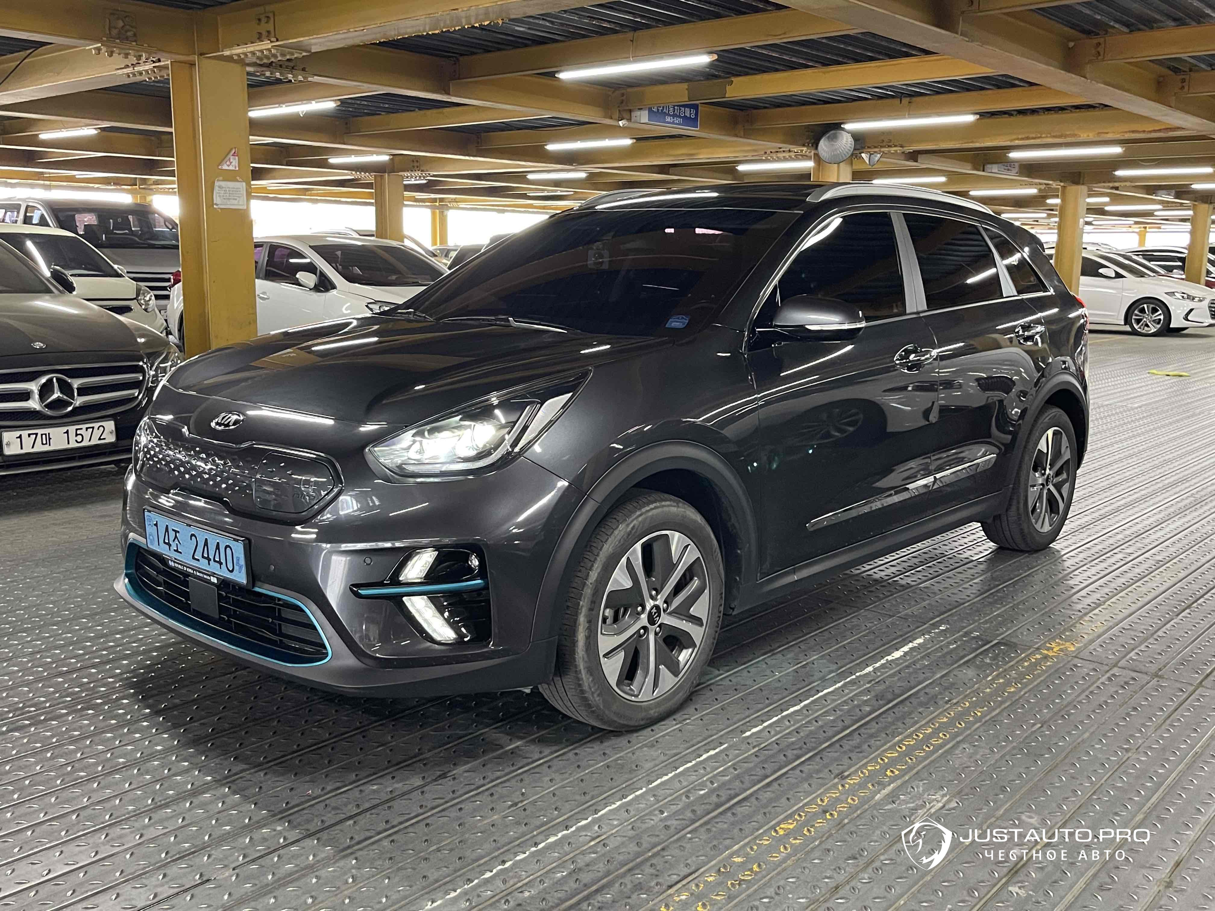 Автомобиль Kia Niro