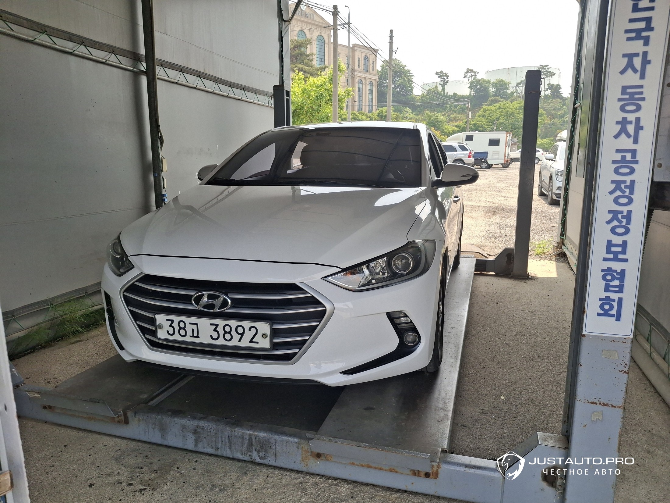 Автомобиль Hyundai AVANTE