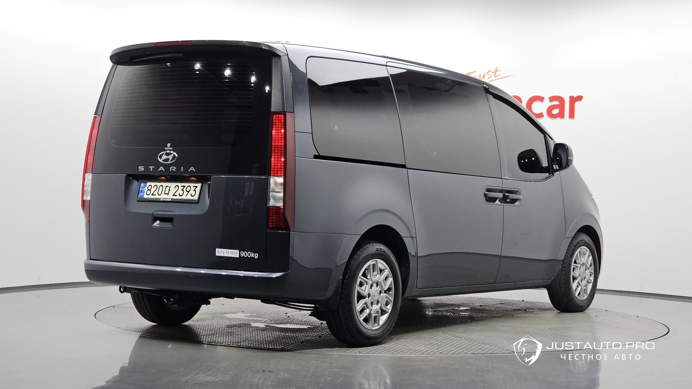 Автомобиль Hyundai Staria