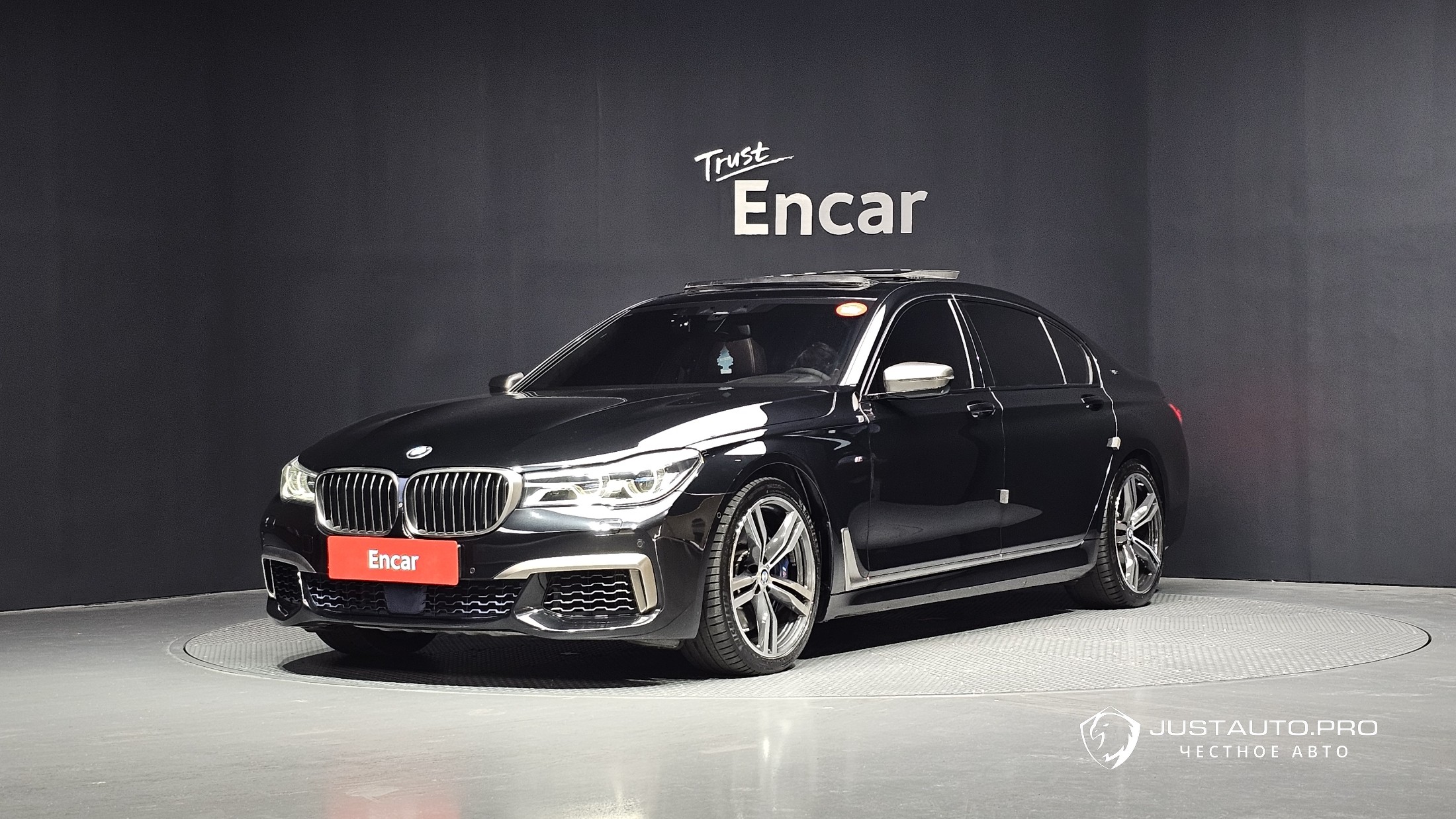 Автомобиль BMW 7-Series