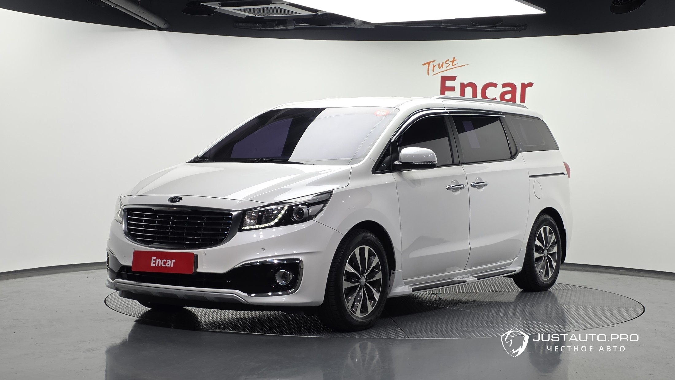 Автомобиль Kia Canival