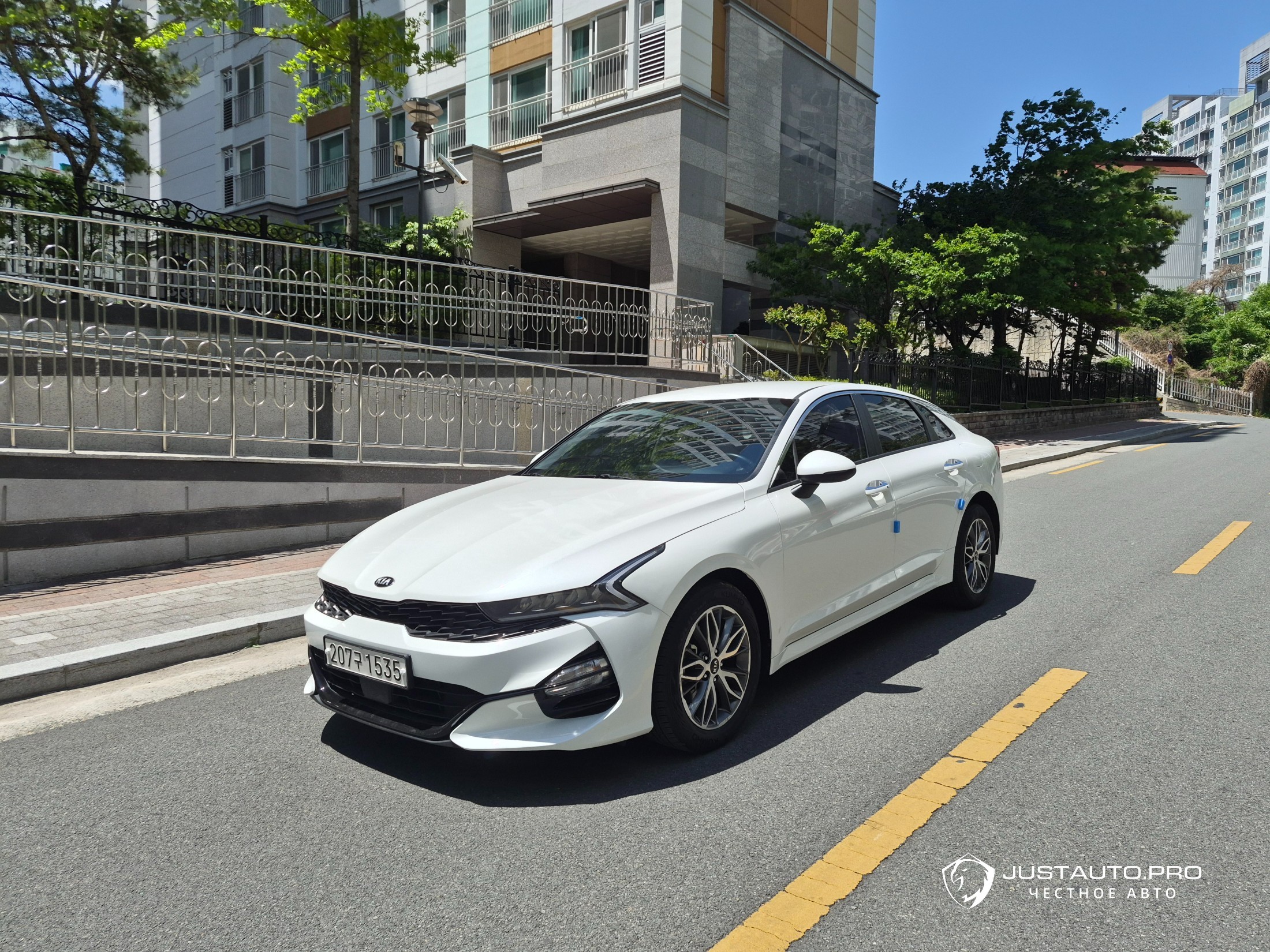 Автомобиль Kia K5
