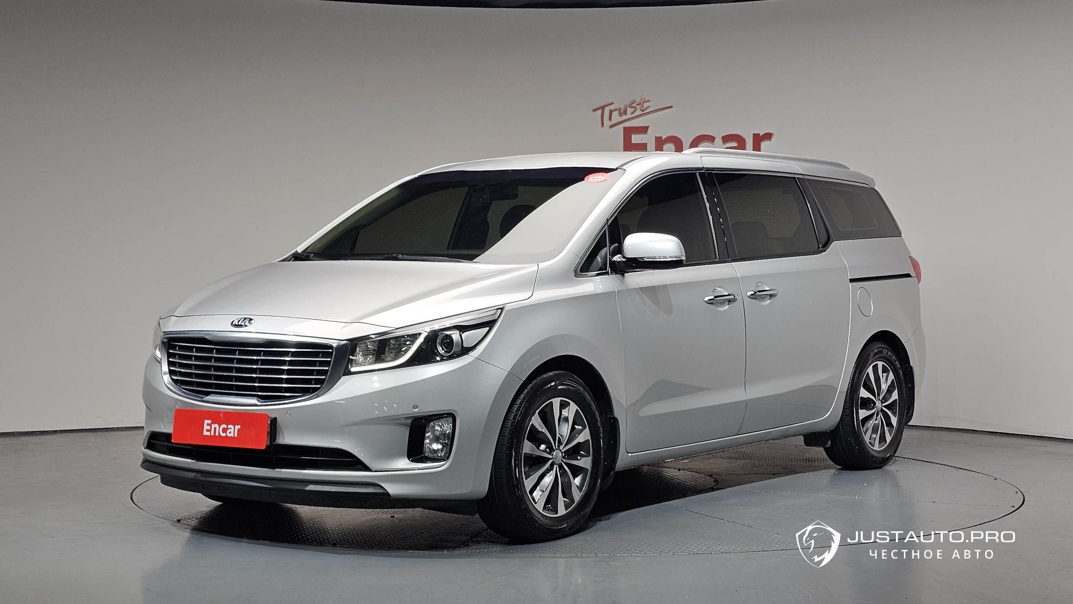 Автомобиль Kia Canival