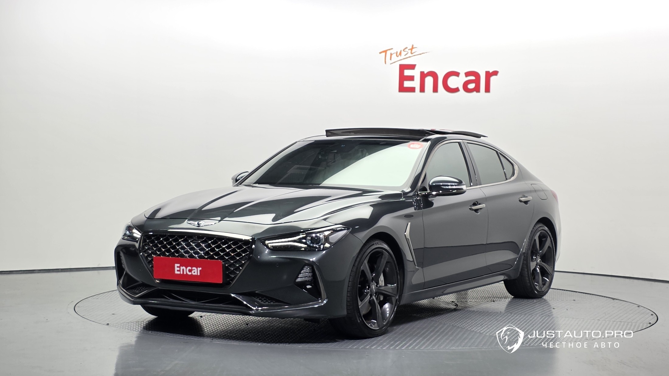 Автомобиль Genesis G70