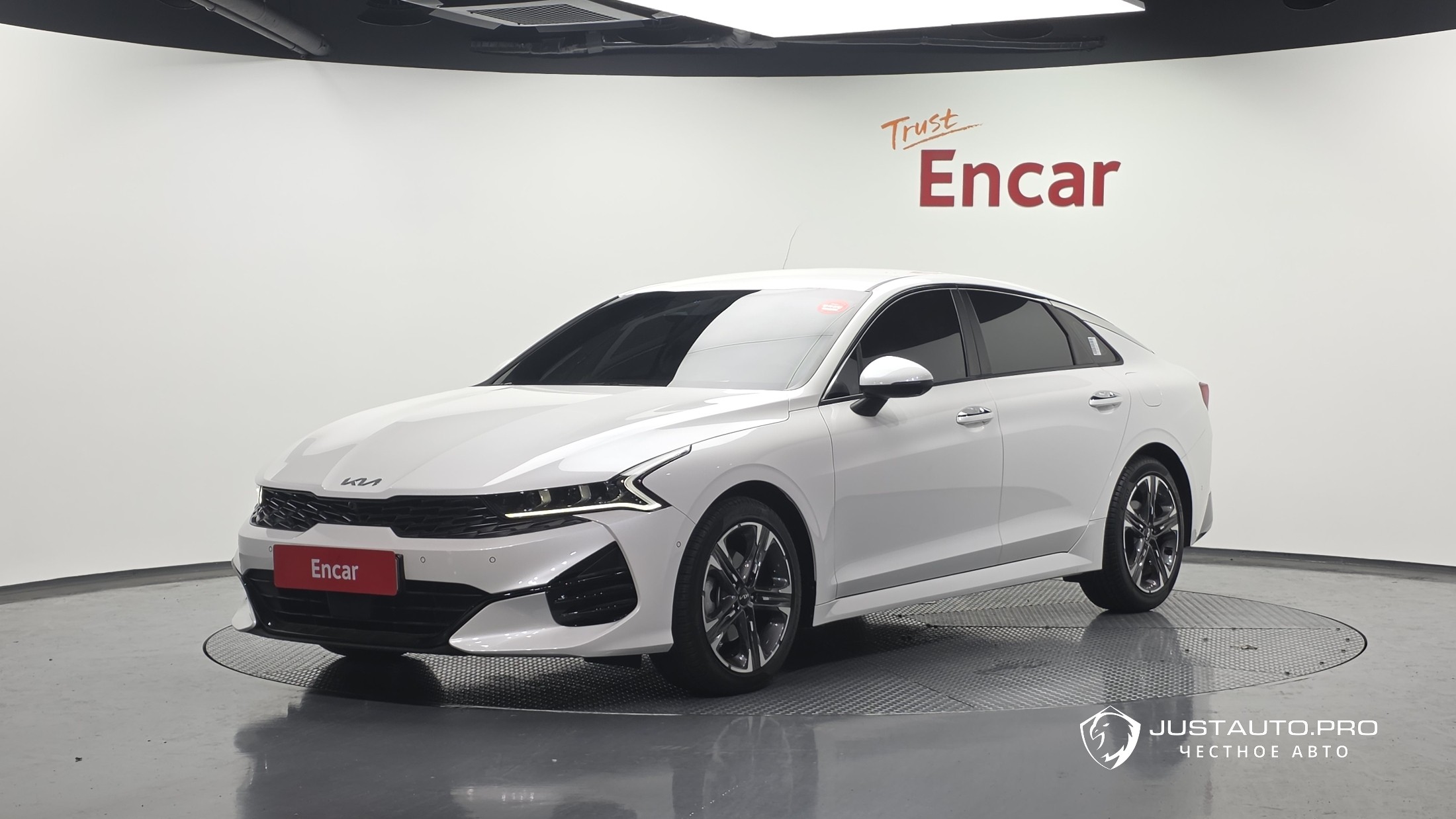 Автомобиль Kia K5