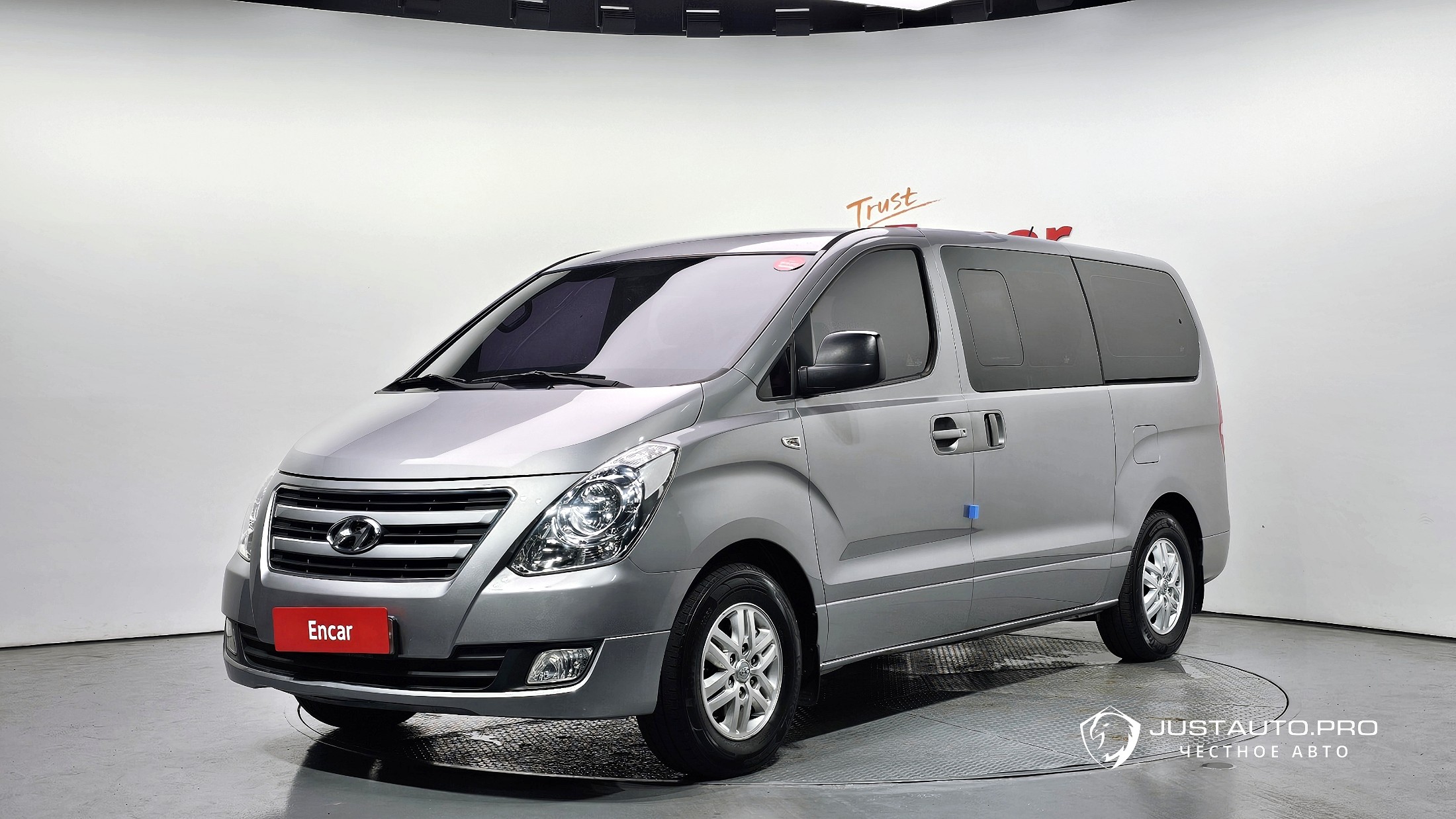Автомобиль Hyundai Starex