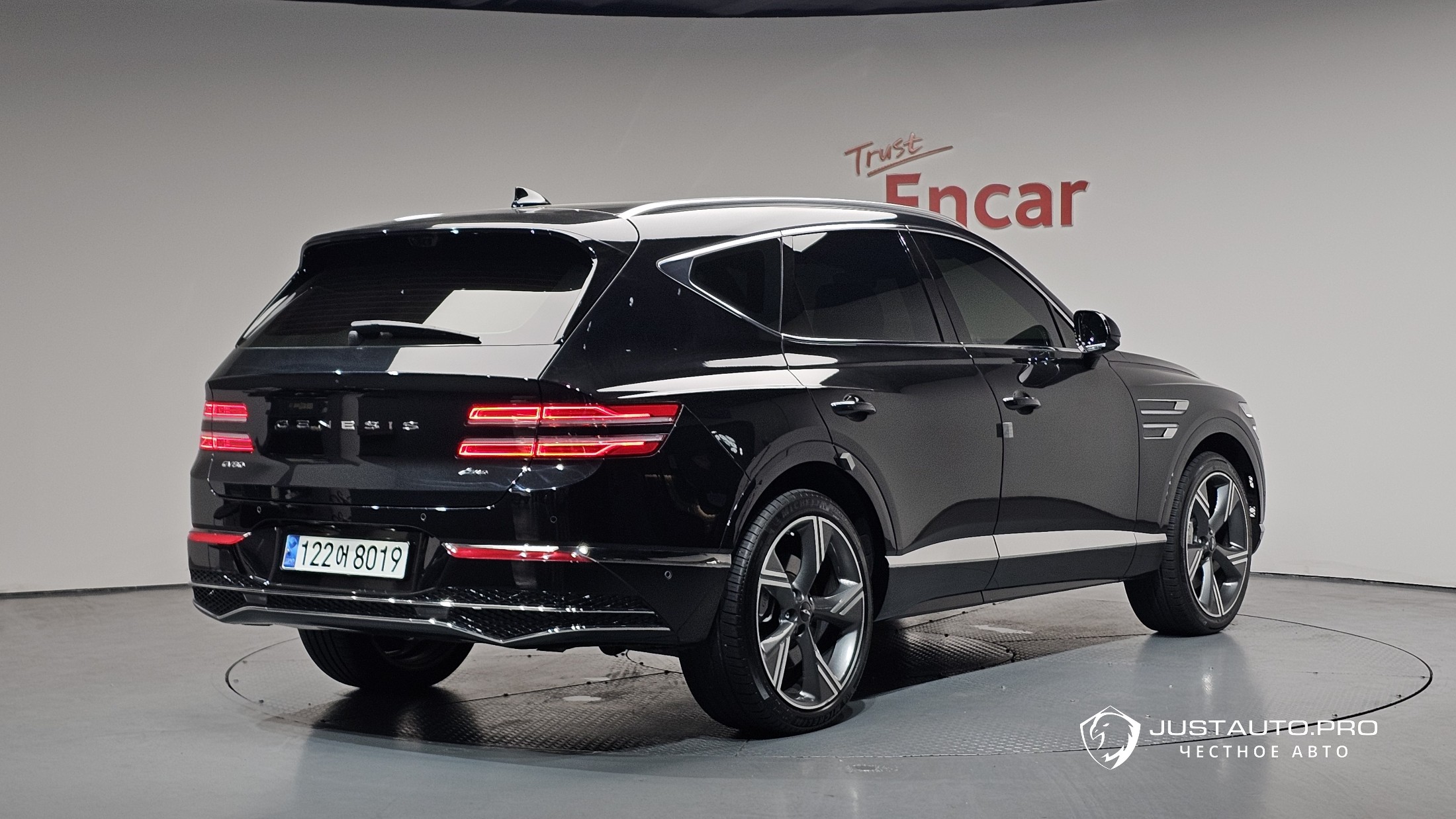 Автомобиль Genesis GV80