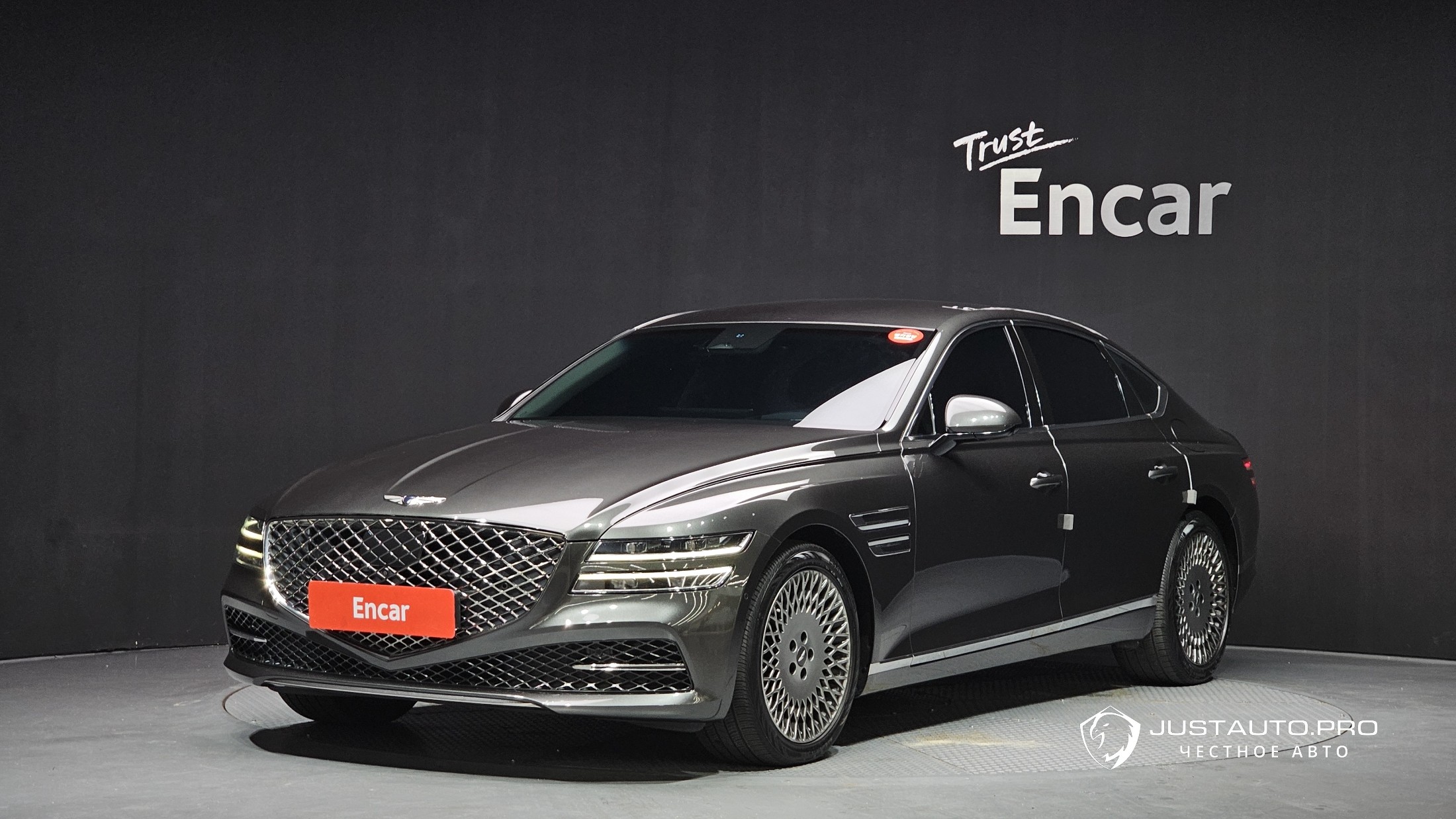 Автомобиль Genesis G80