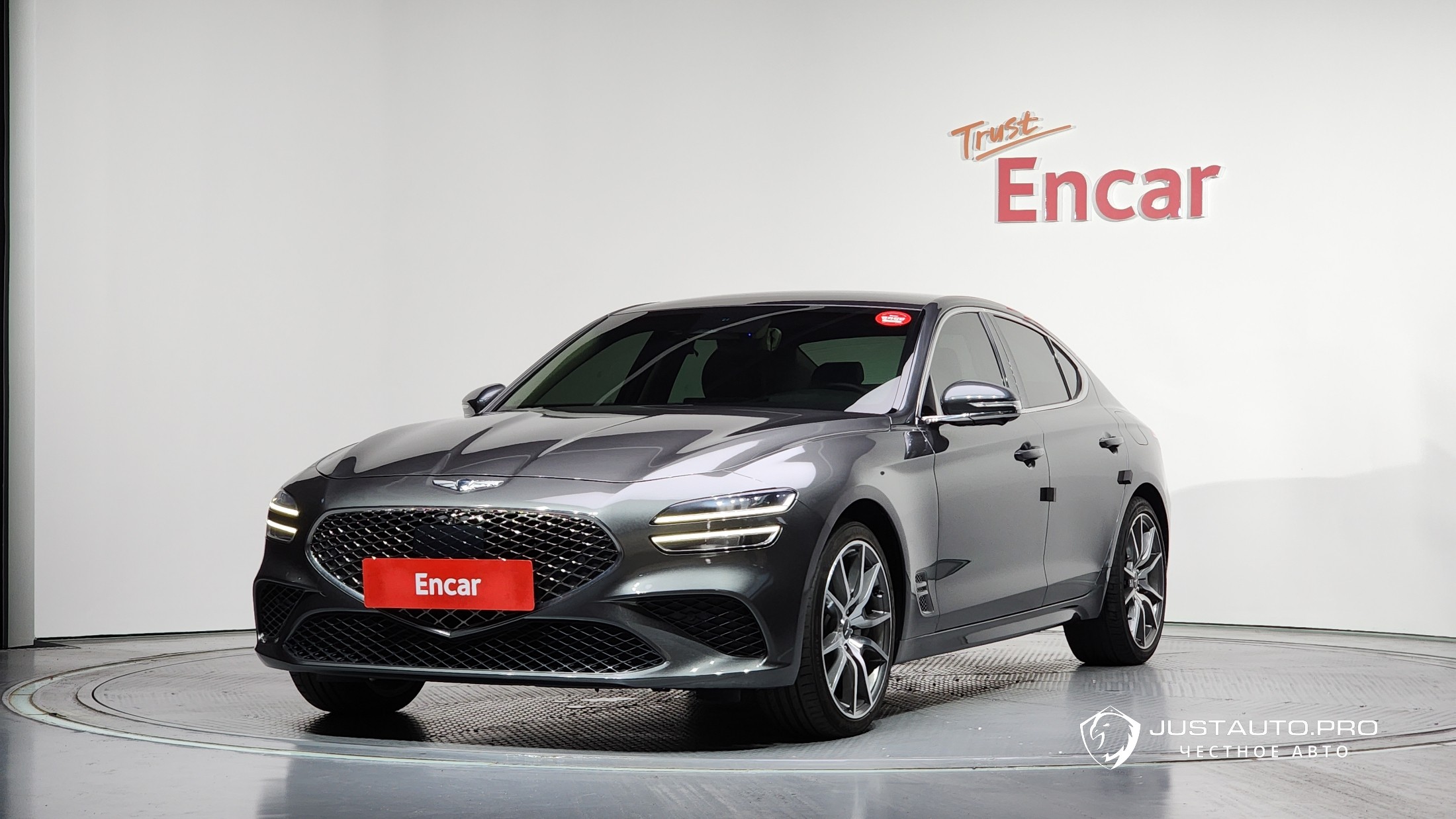 Автомобиль Genesis G70