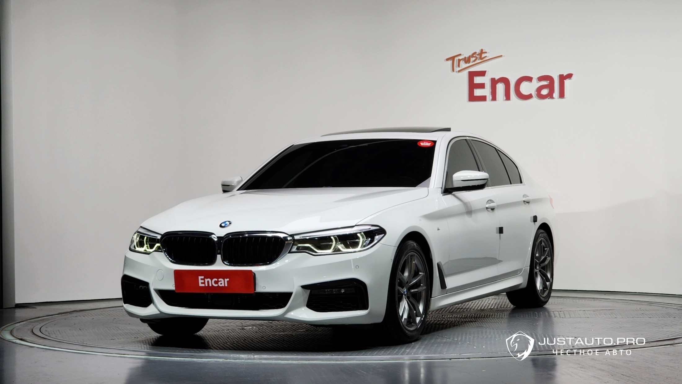 Автомобиль BMW 5-Series