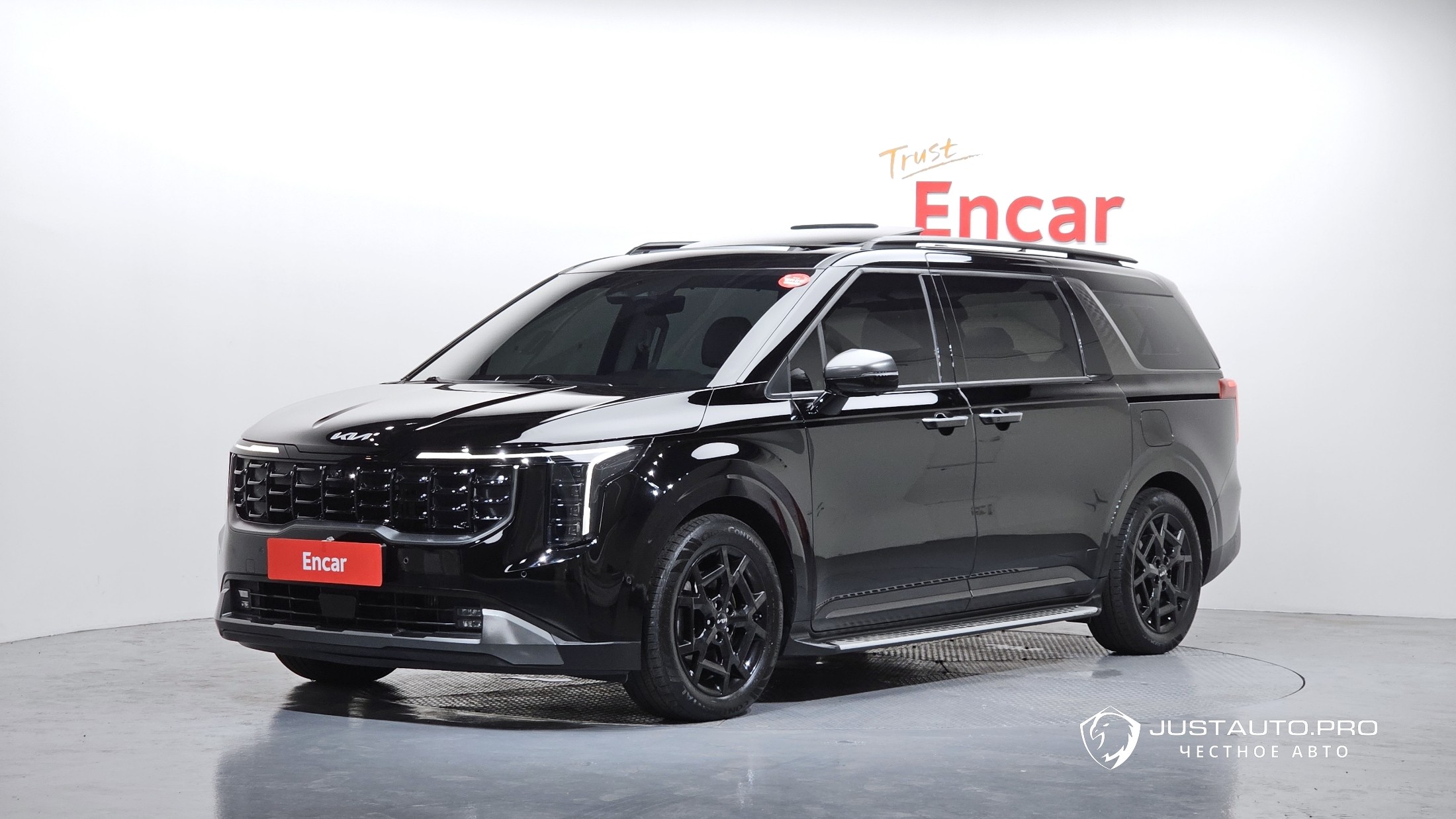 Автомобиль Kia Canival