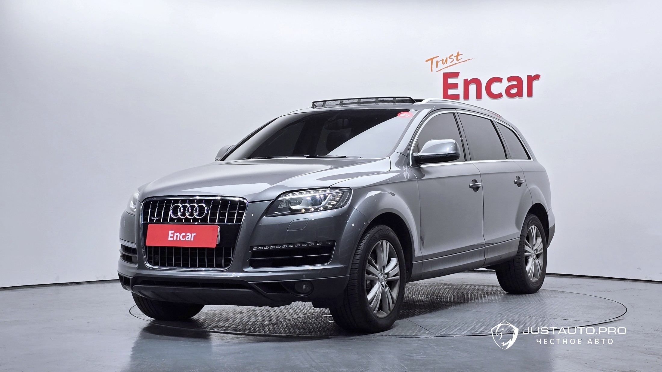Автомобиль Audi Q7