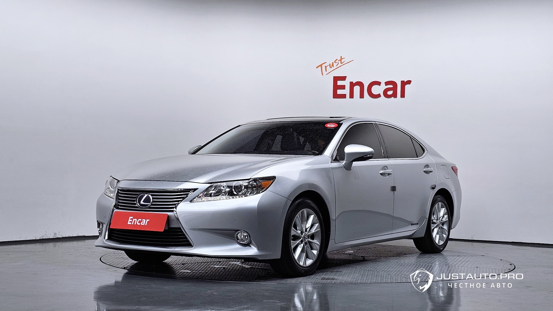 Автомобиль Lexus ES