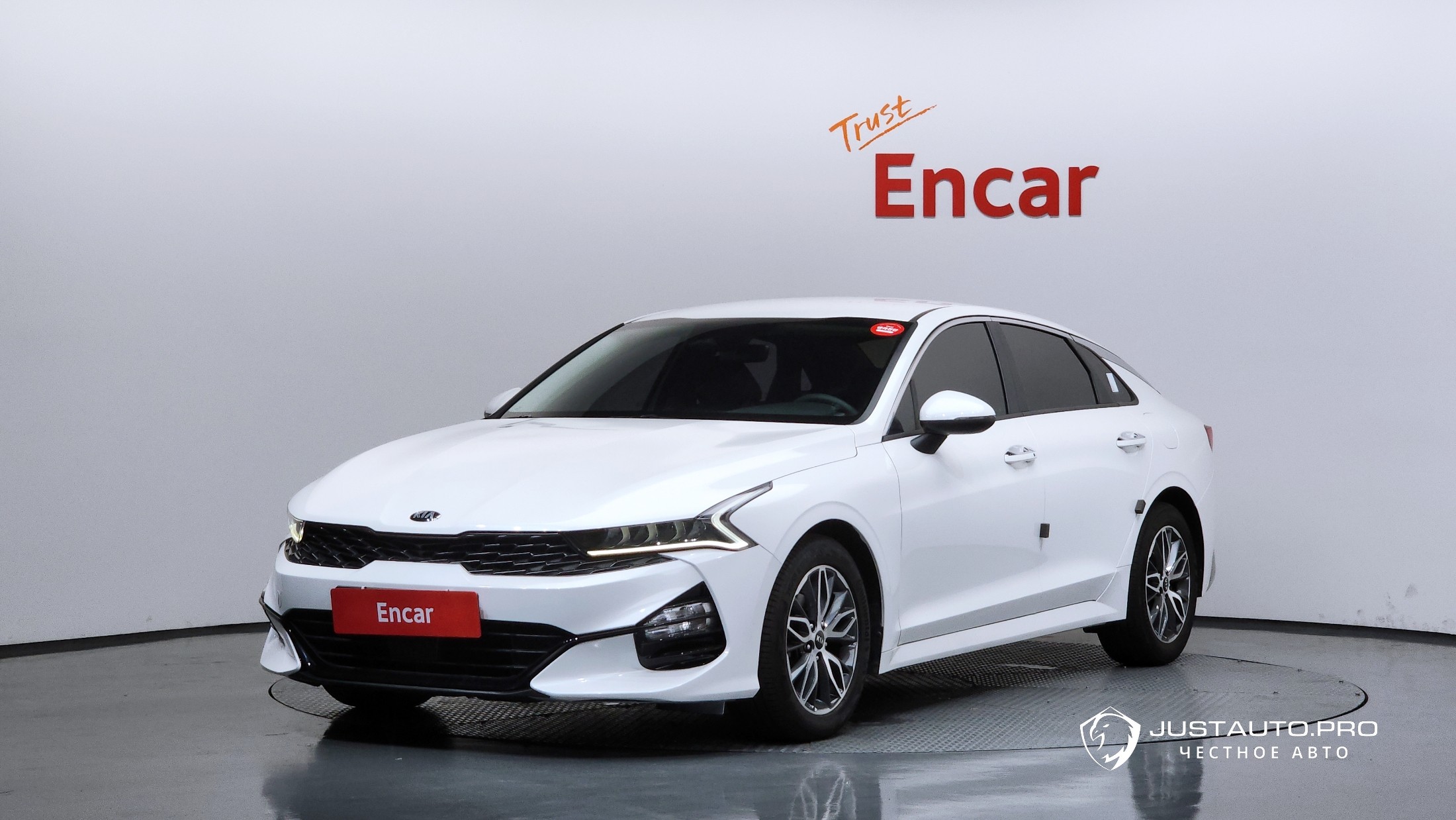 Автомобиль Kia K5
