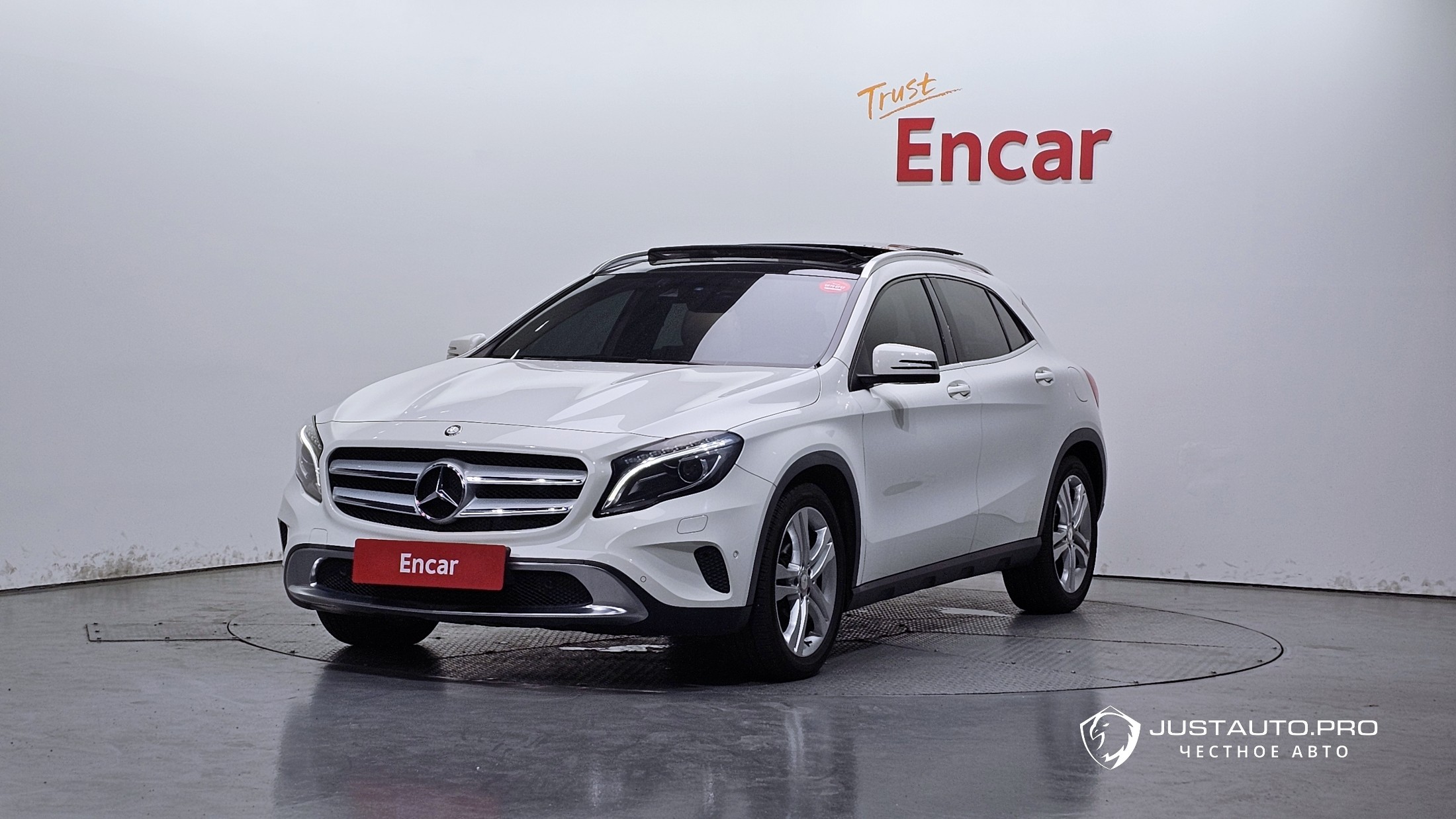 Автомобиль Mercedes-Benz GLA-Class
