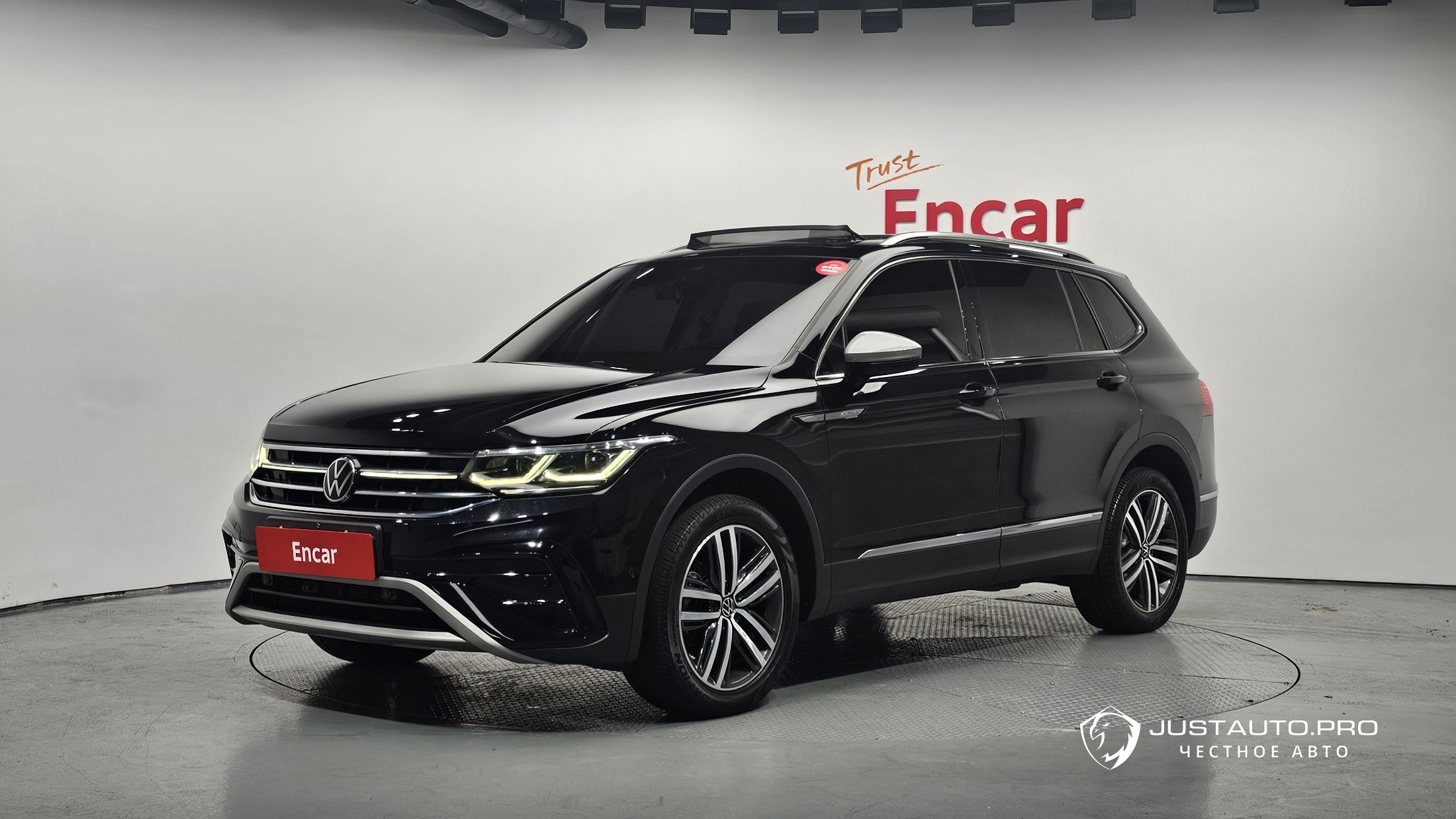 Автомобиль Volkswagen Tiguan