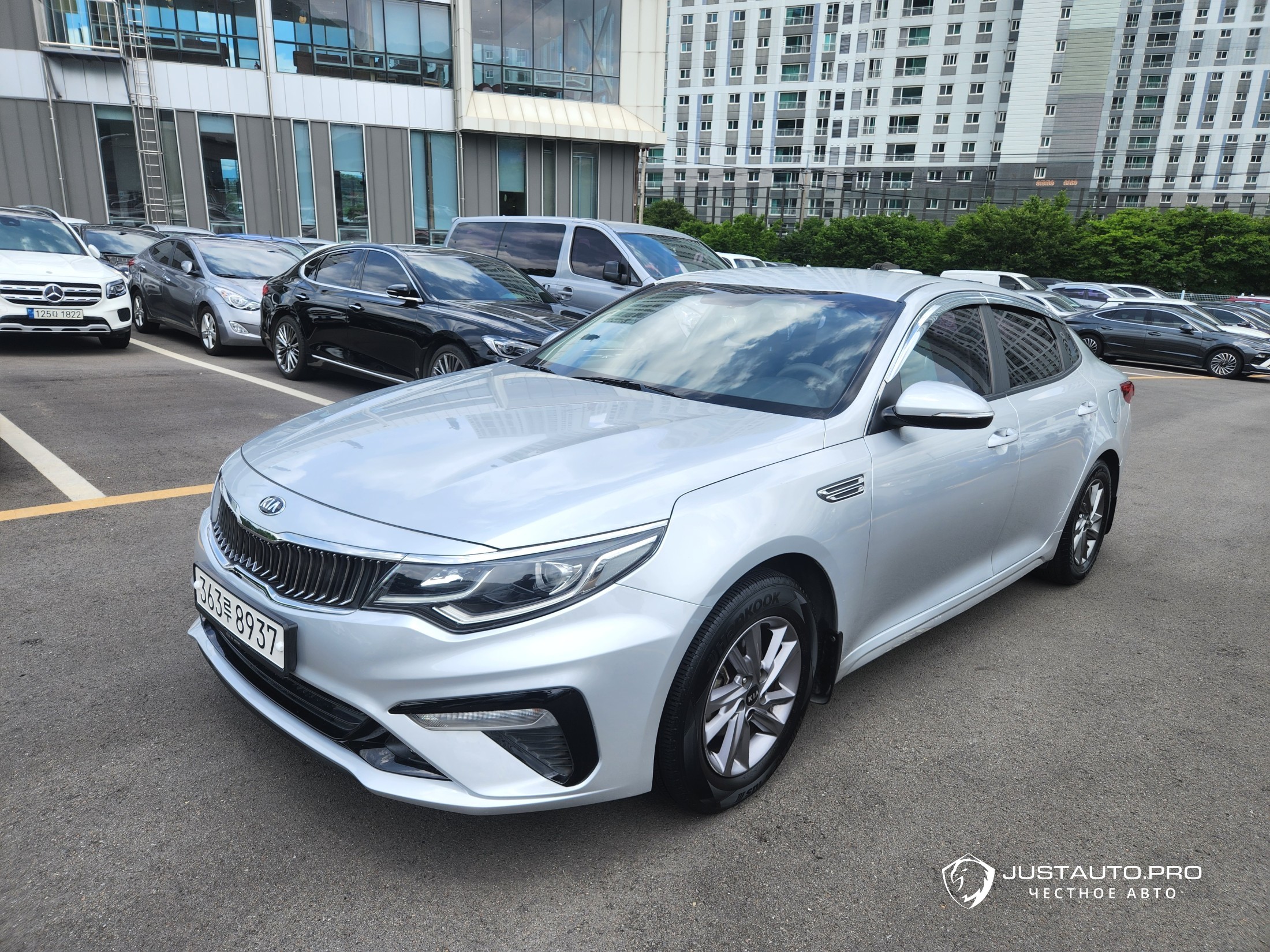 Автомобиль Kia K5
