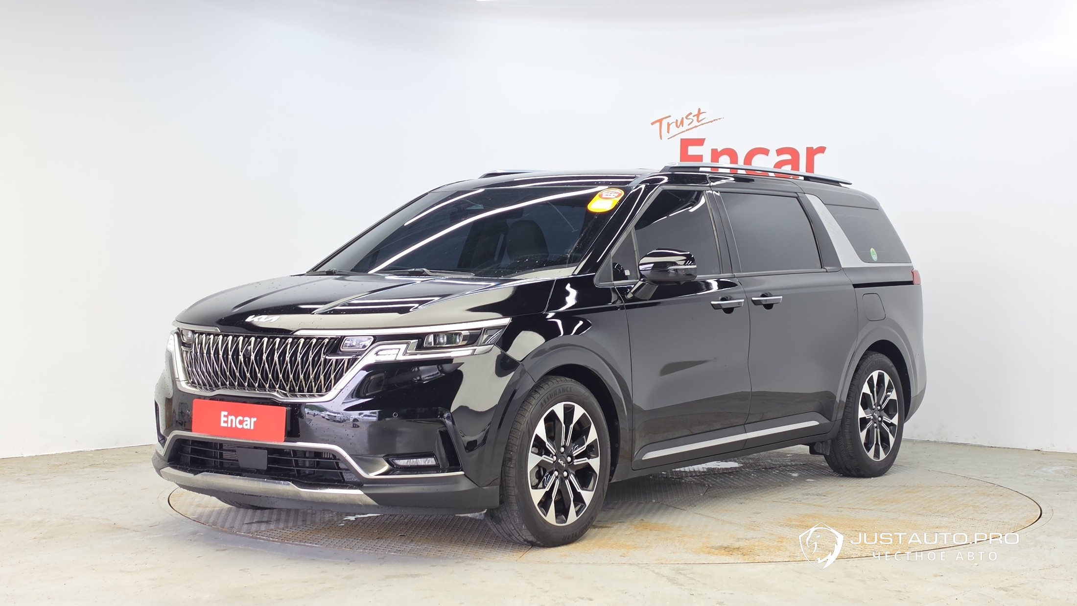 Автомобиль Kia Canival