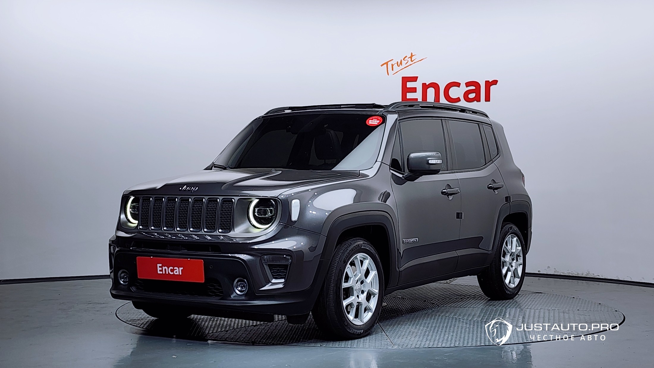 Автомобиль Jeep Renegade