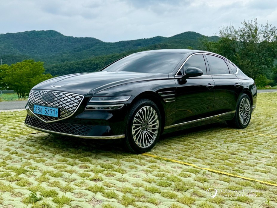 Автомобиль Genesis G80