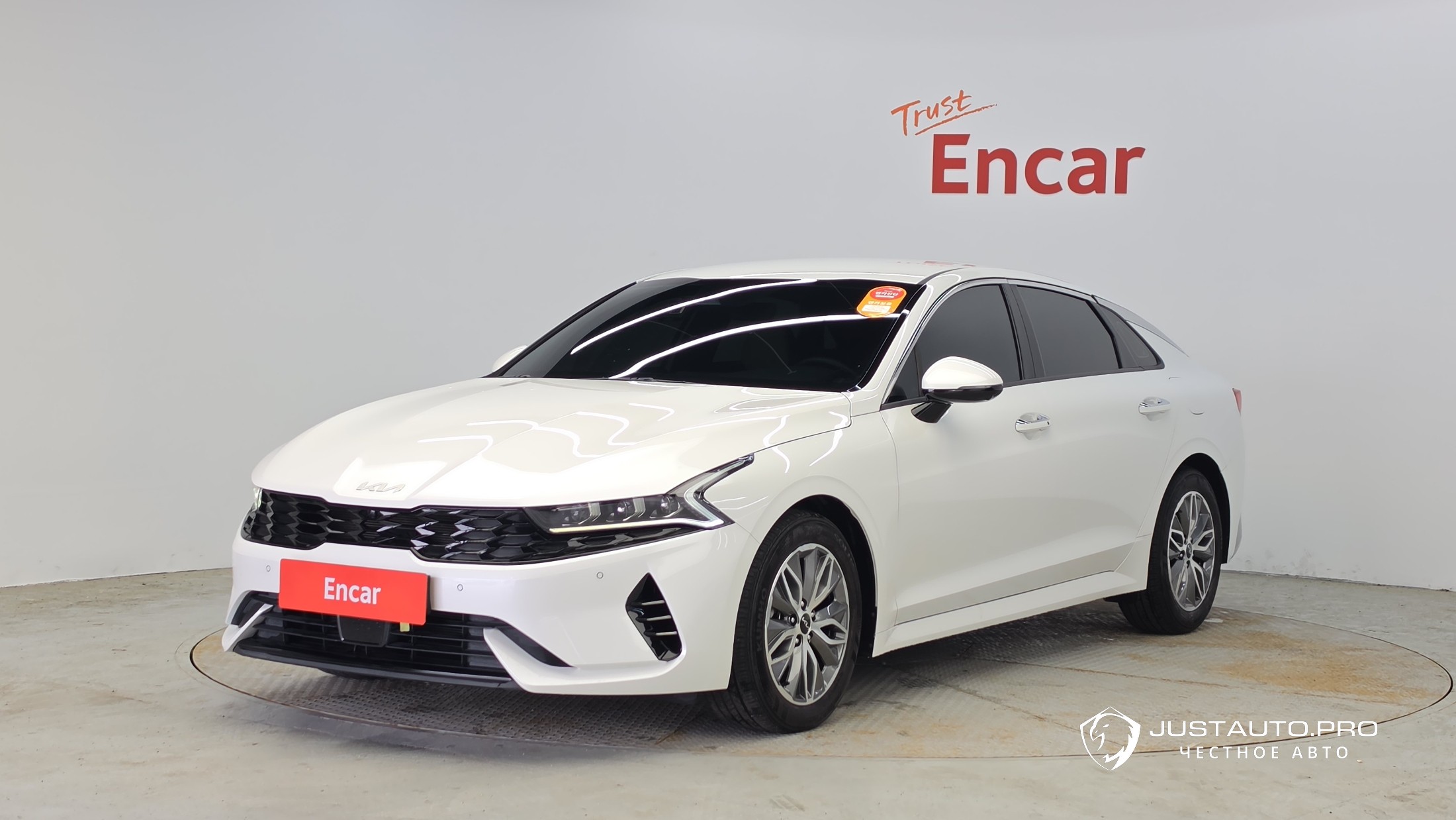 Автомобиль Kia K5