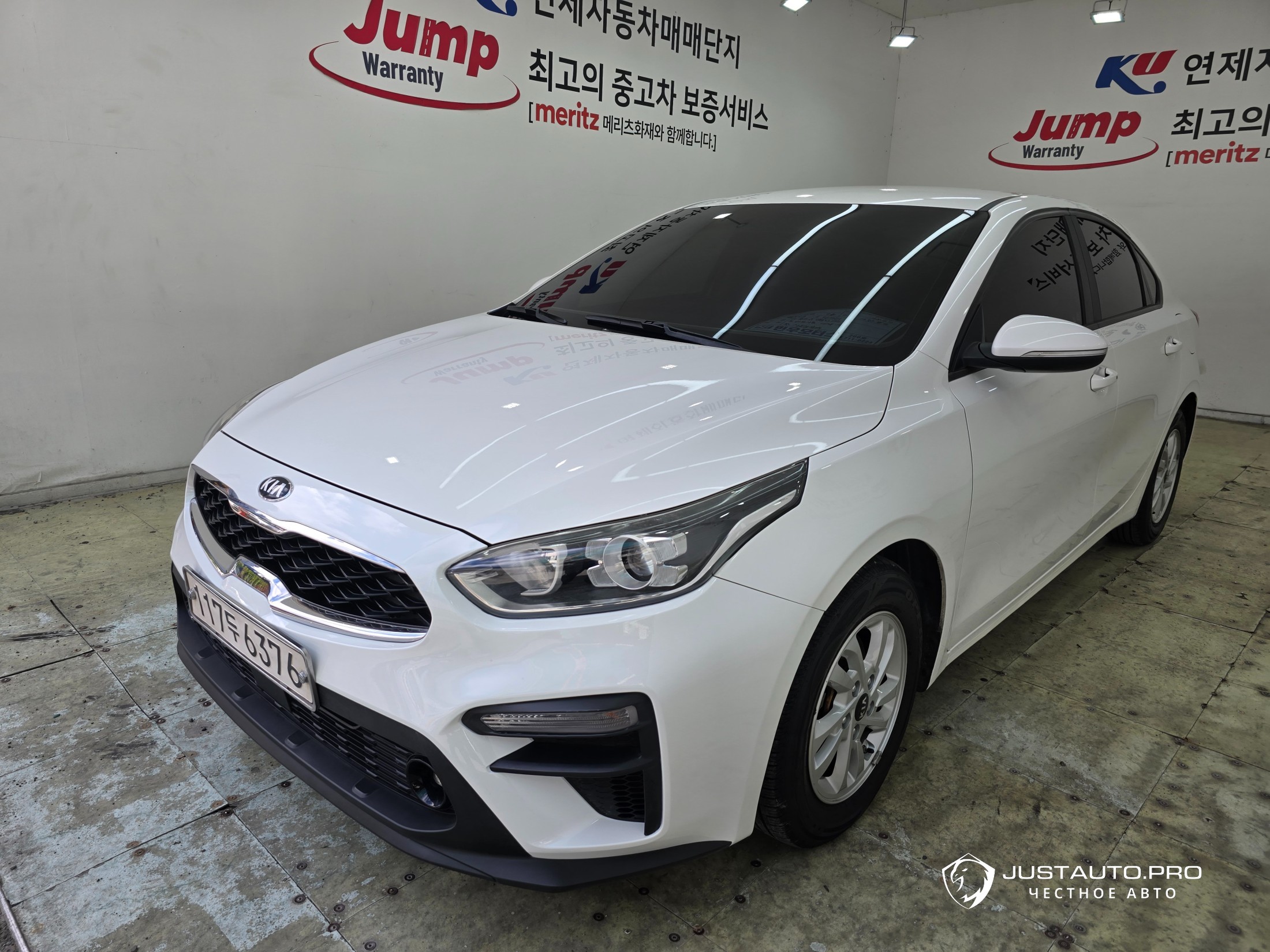 Автомобиль Kia K3