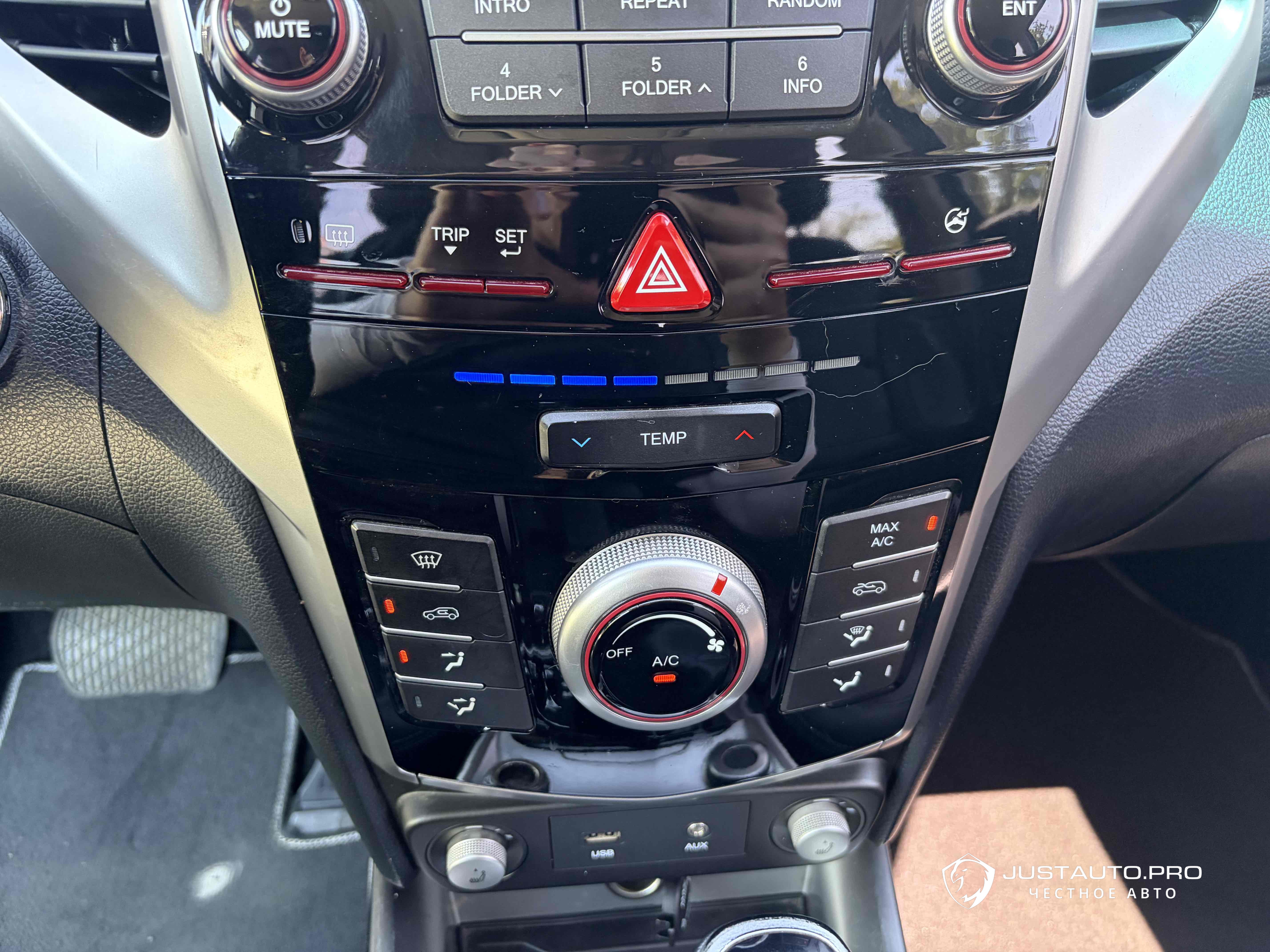 Автомобиль KG_Mobility_Ssangyong TIBOLI