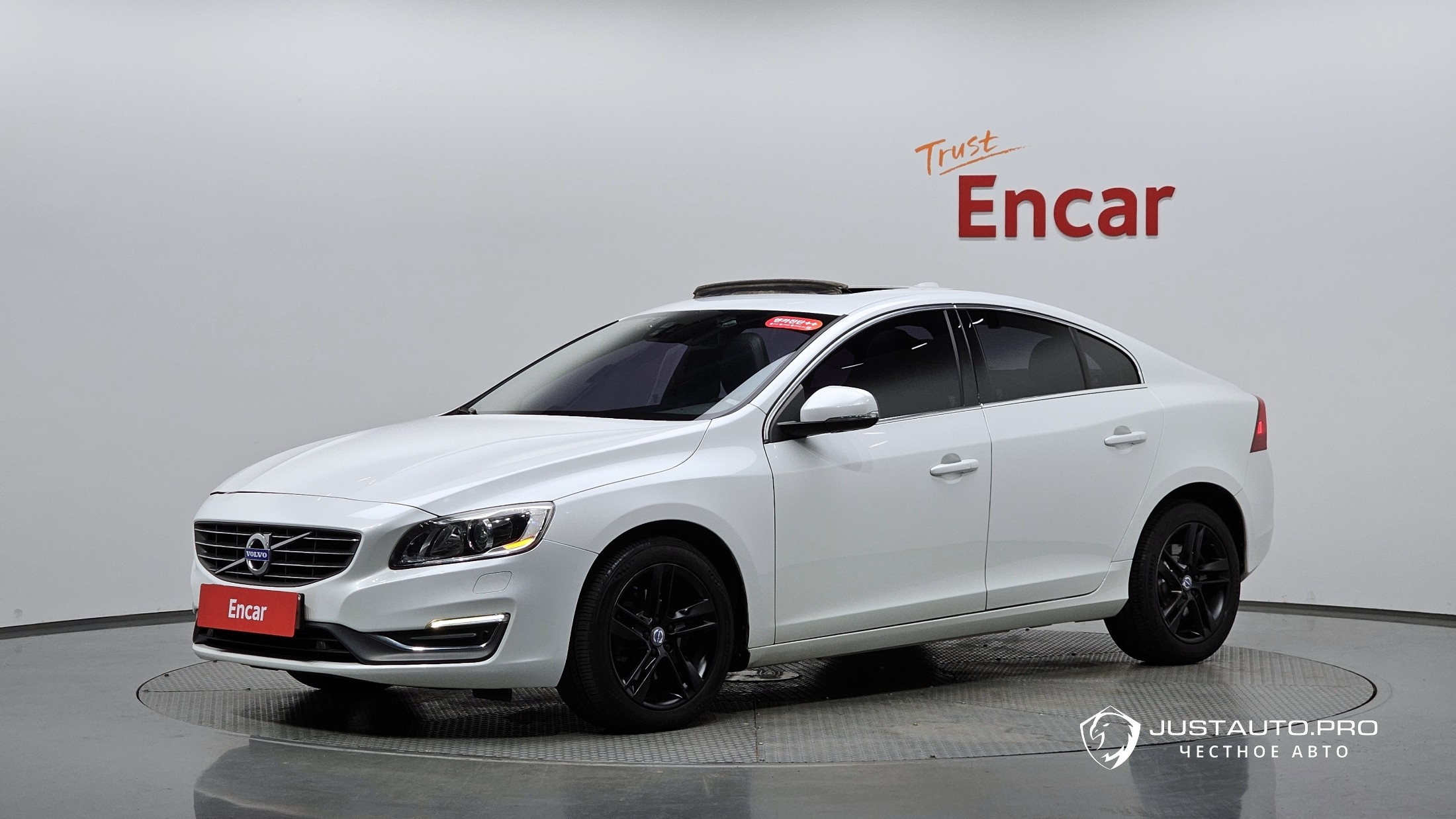 Автомобиль Volvo S60
