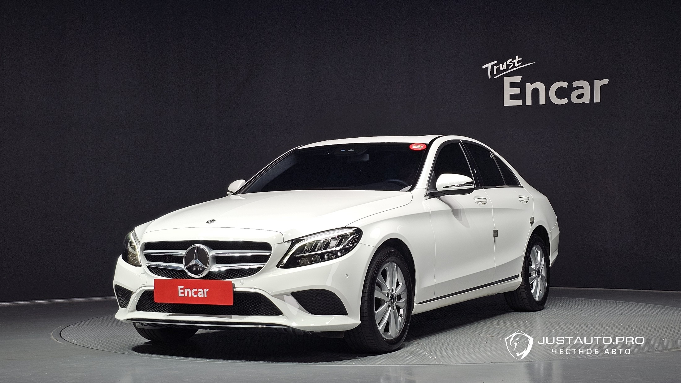Автомобиль Mercedes-Benz C-Class