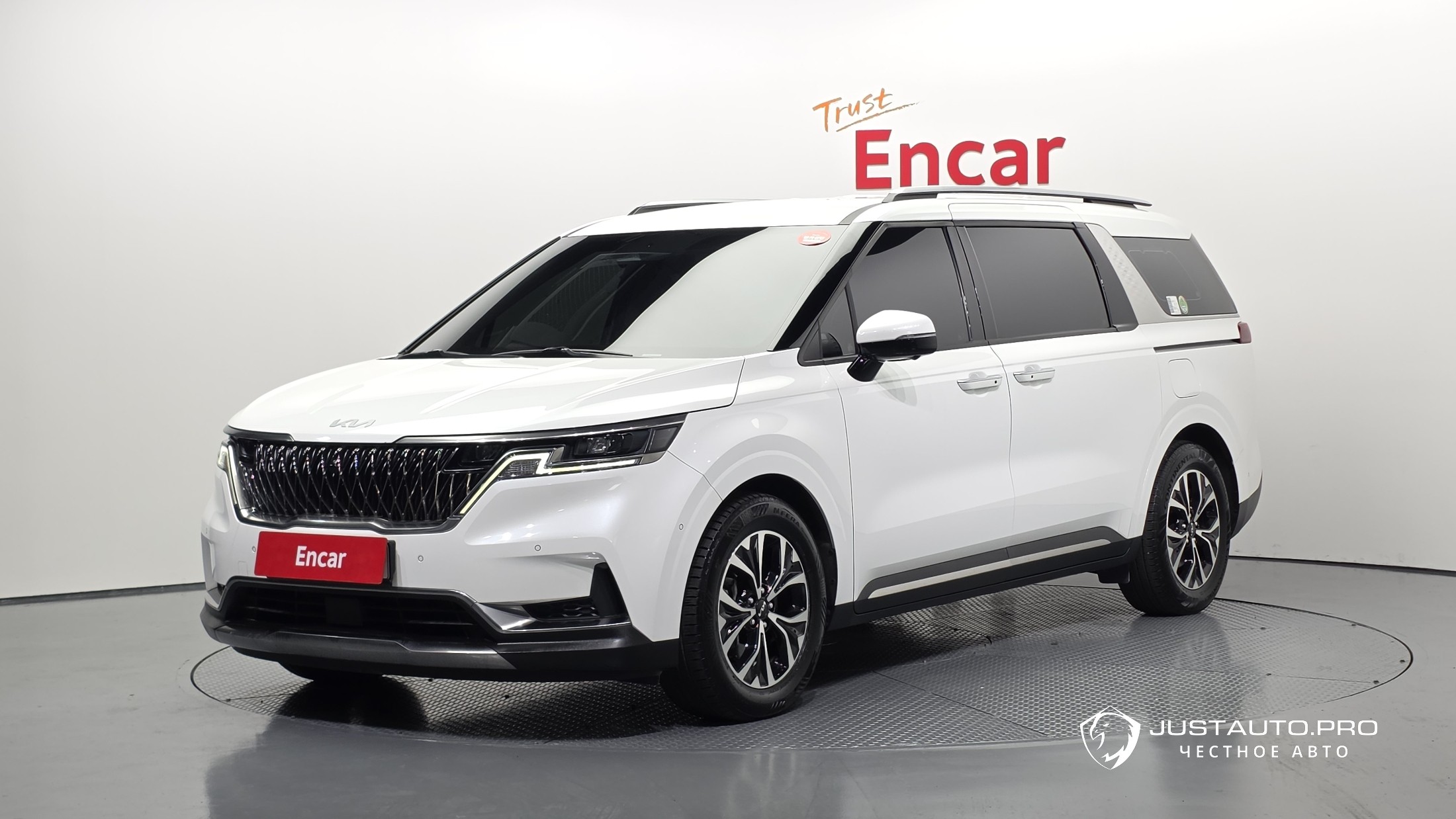 Автомобиль Kia Canival