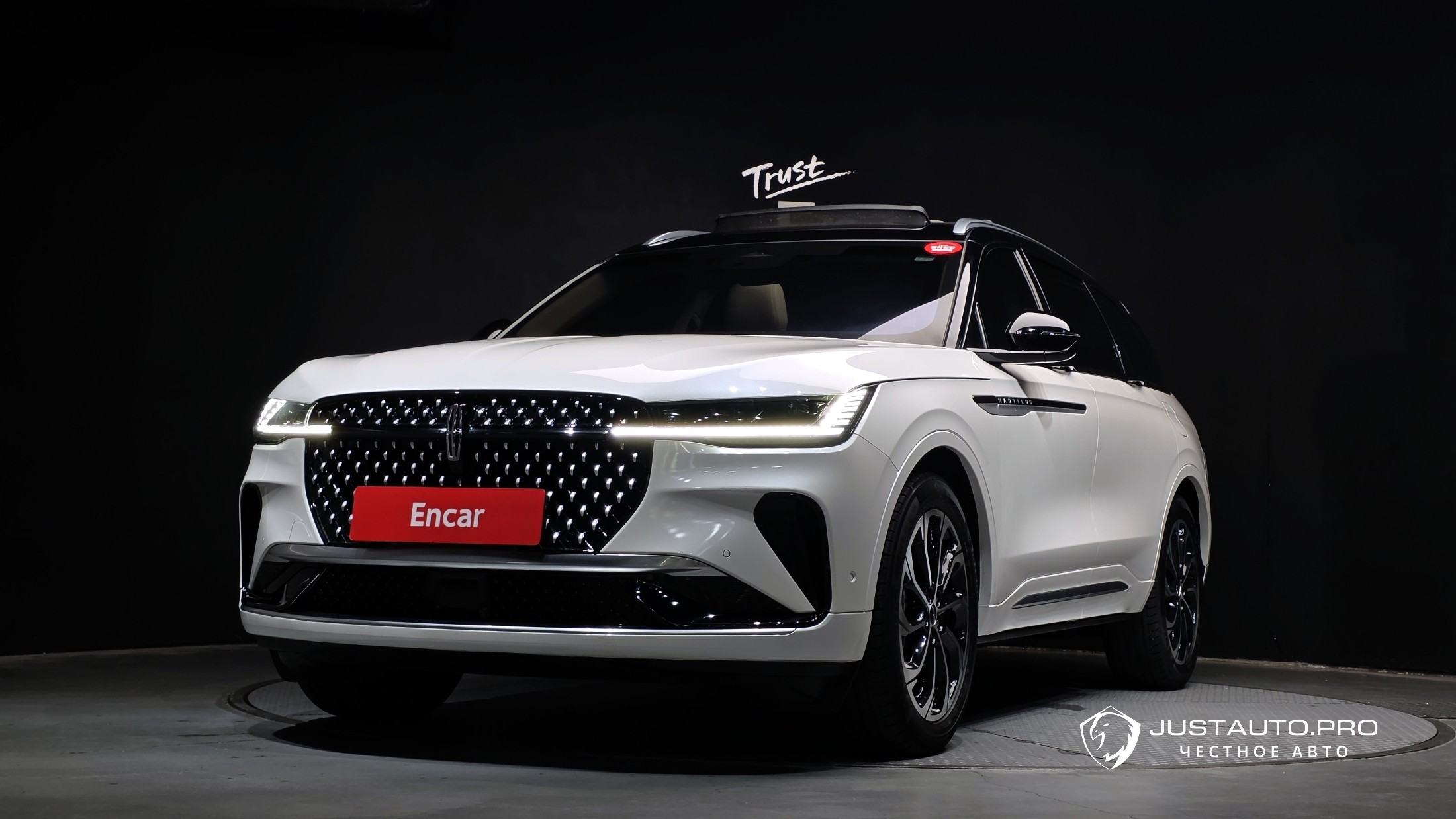 Автомобиль Lincoln Nautilus
