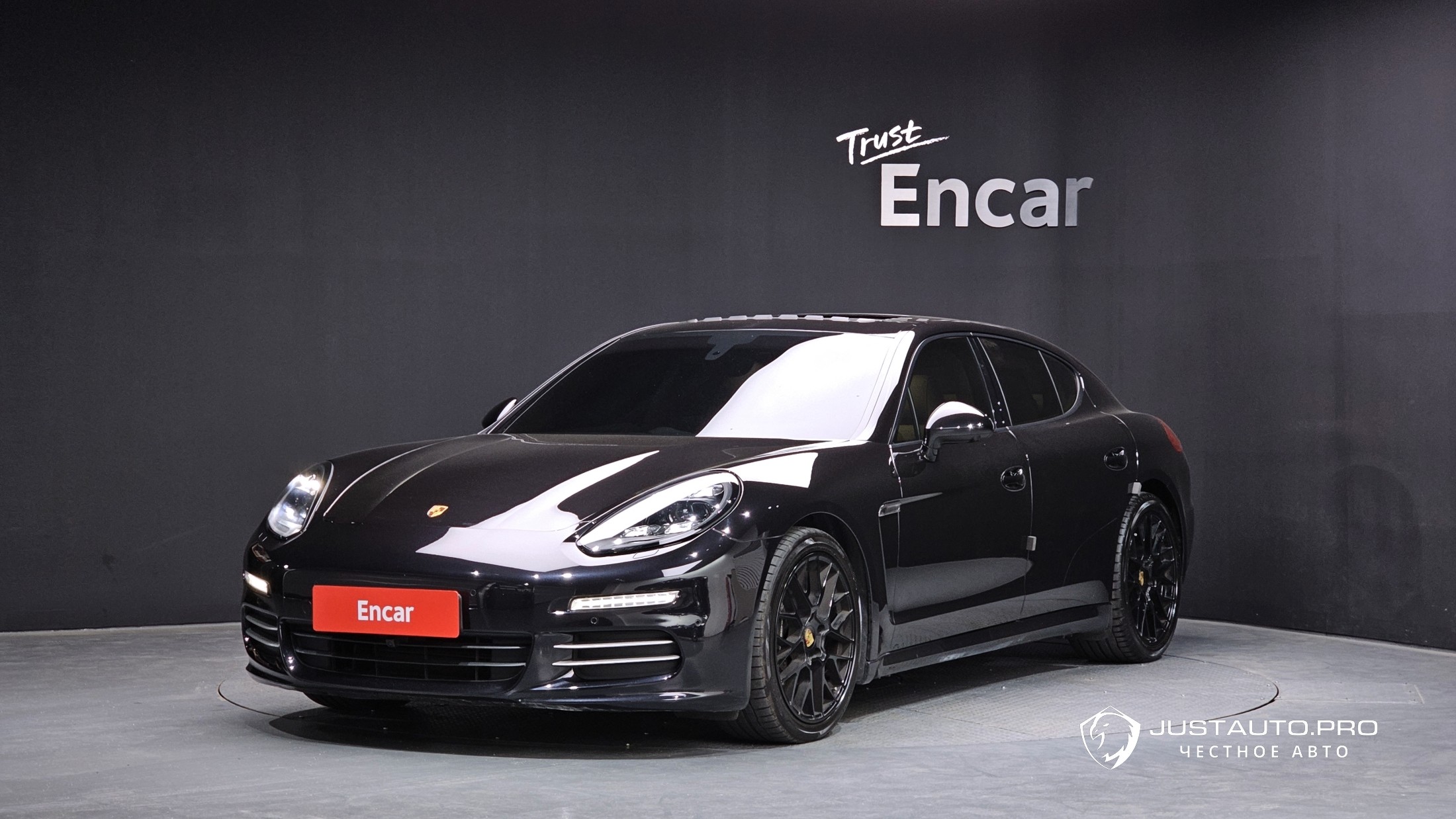 Автомобиль Porsche Panamera