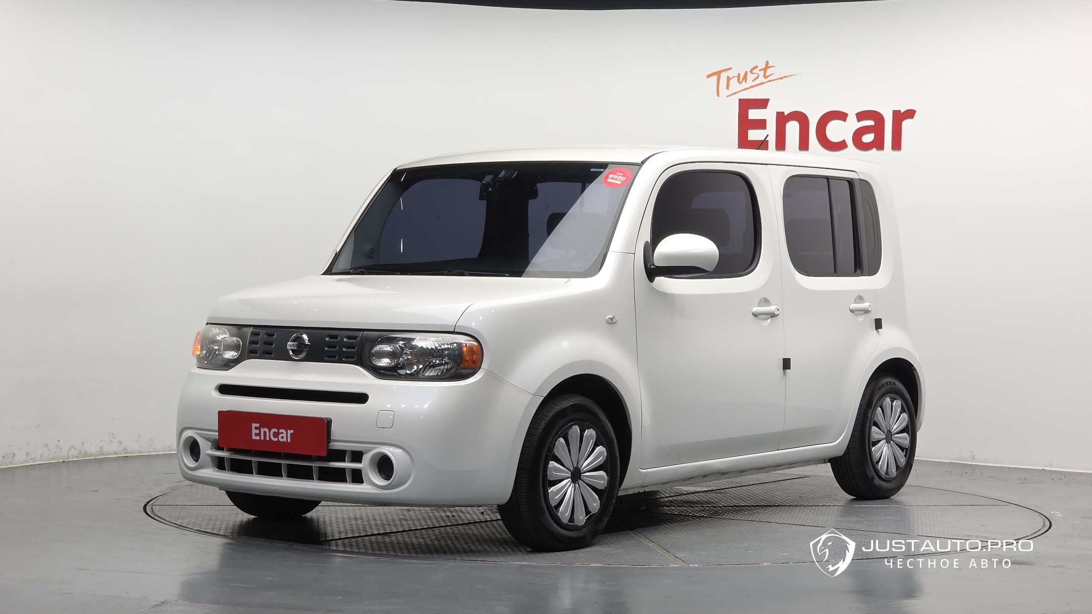 Автомобиль Nissan Cube