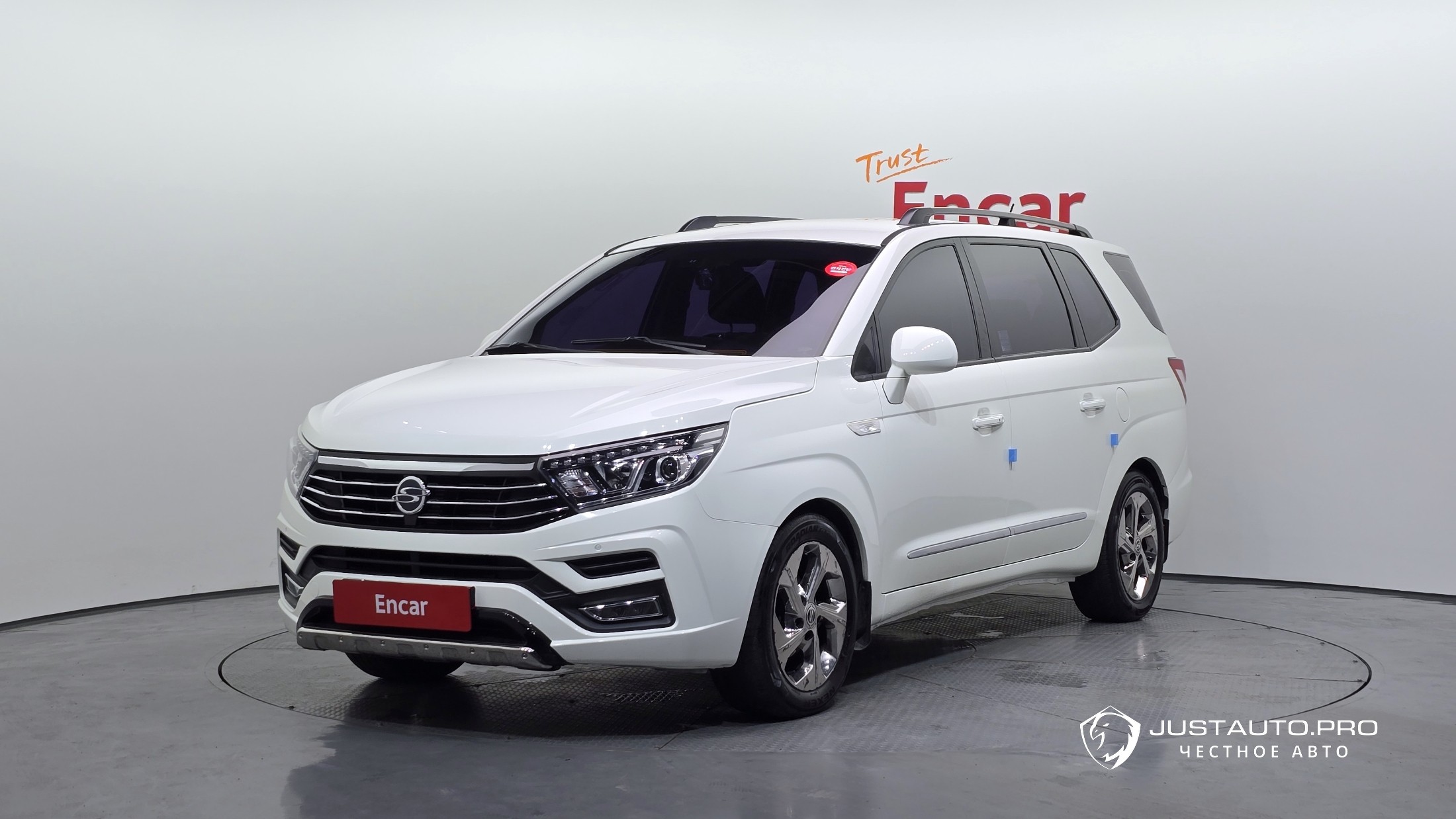 Автомобиль KG_Mobility_Ssangyong KORANDO
