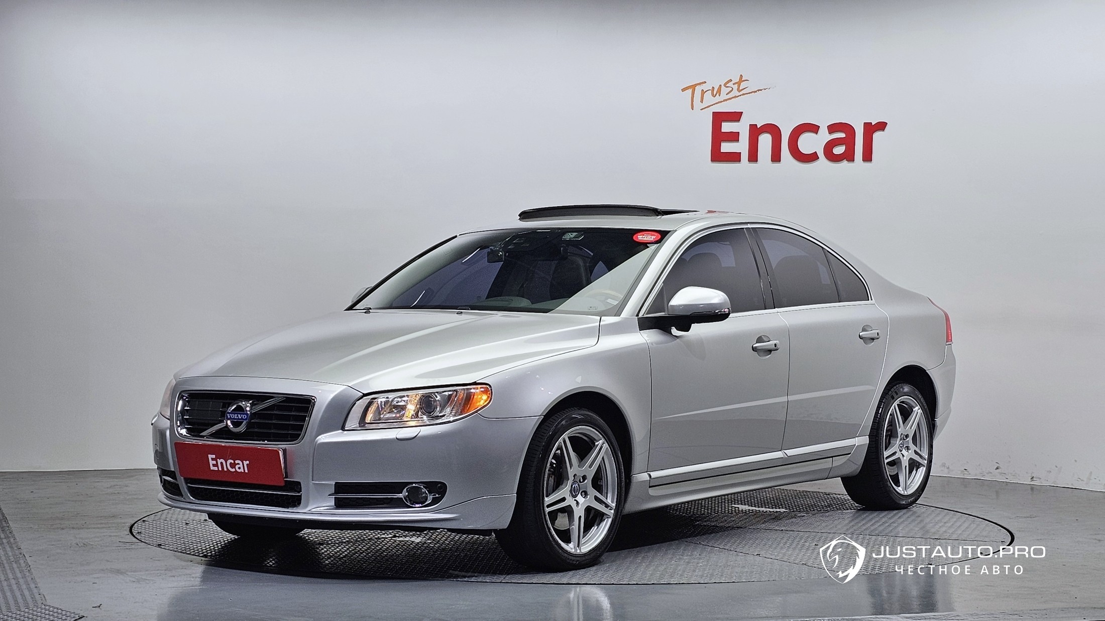 Автомобиль Volvo S80