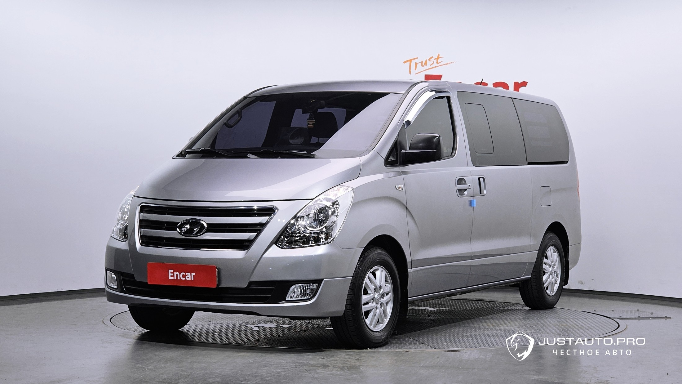 Автомобиль Hyundai Starex
