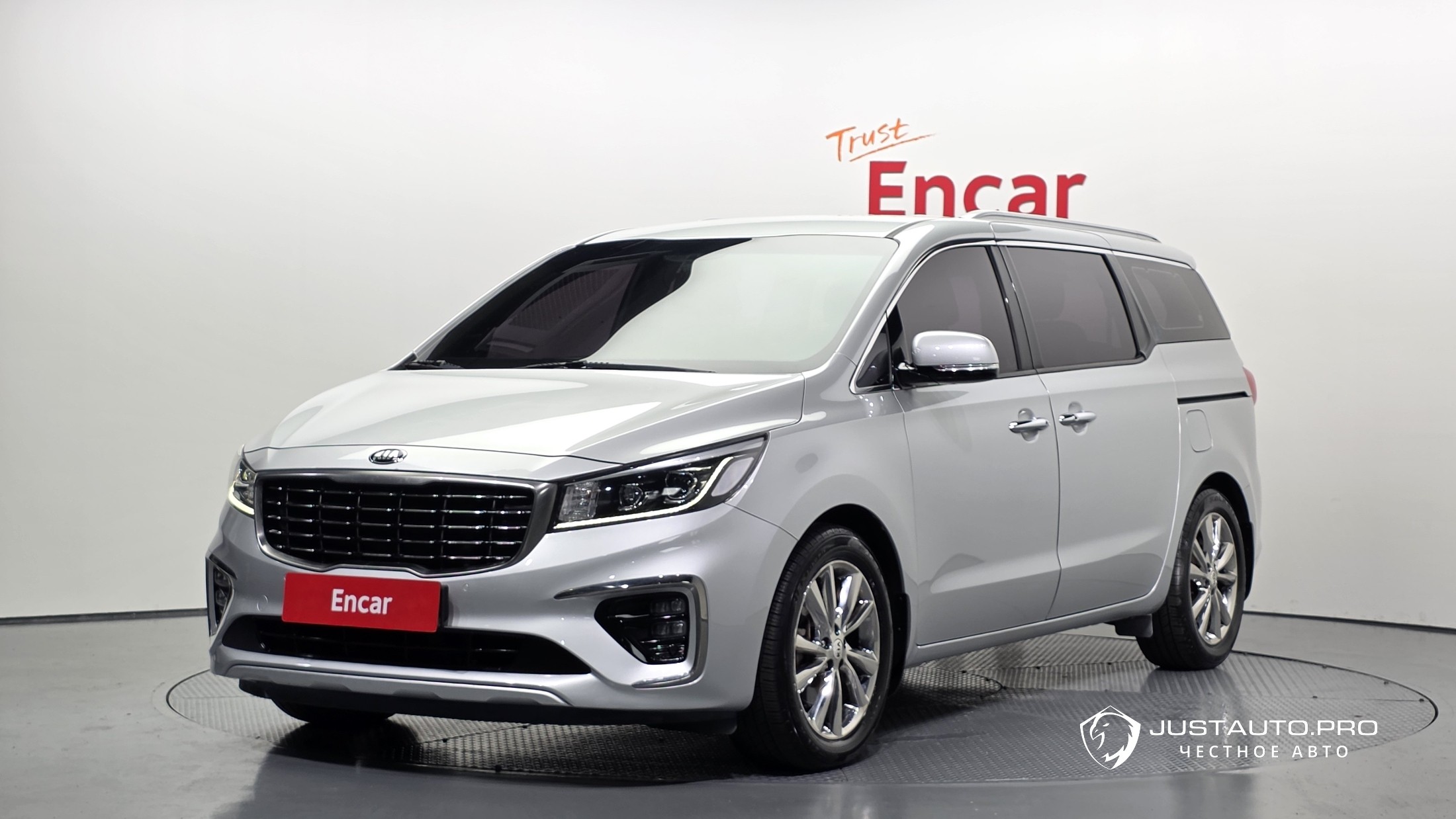 Автомобиль Kia Canival