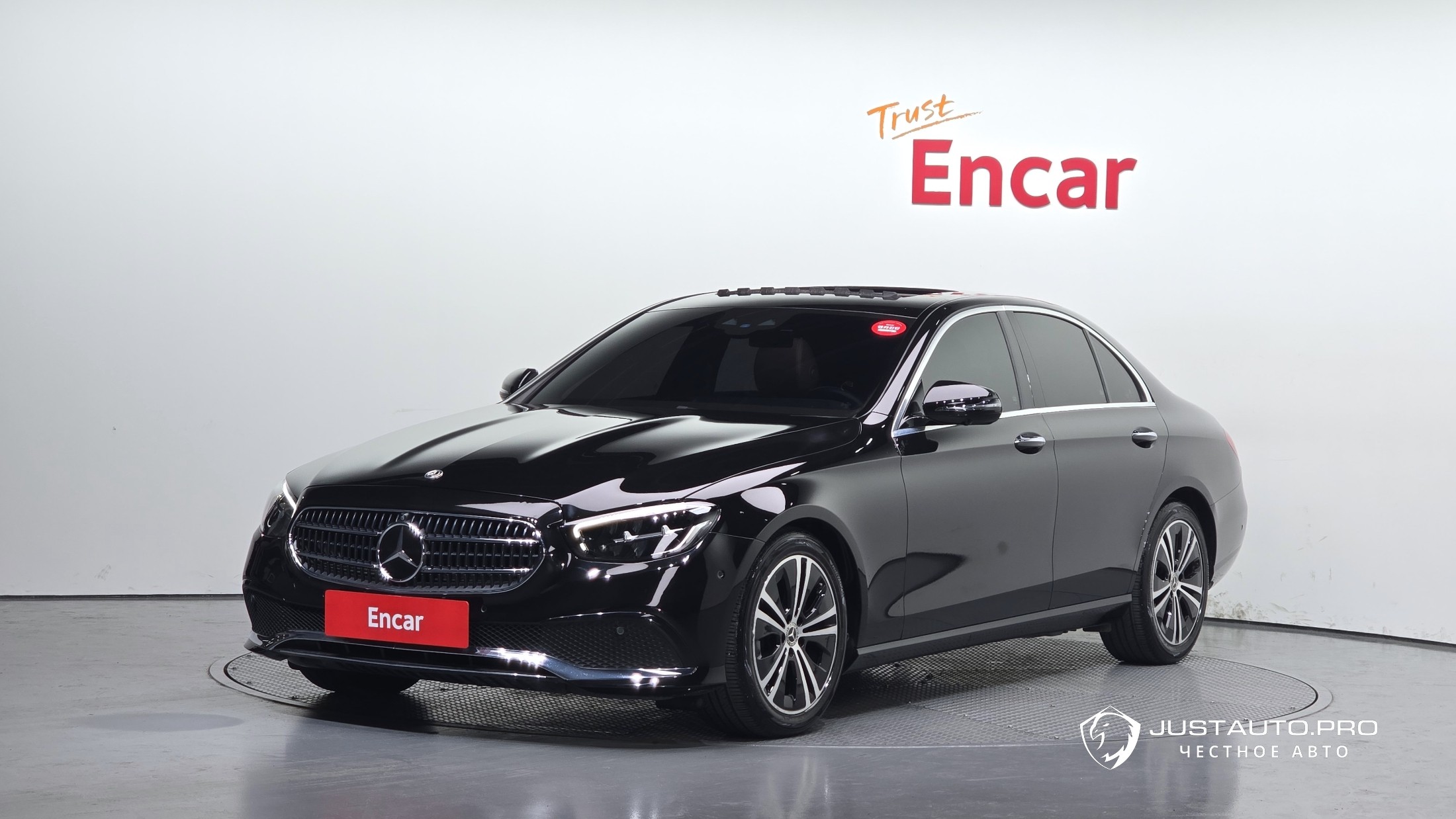 Автомобиль Mercedes-Benz E-Class