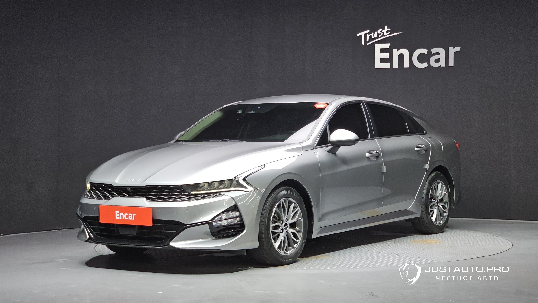 Автомобиль Kia K5