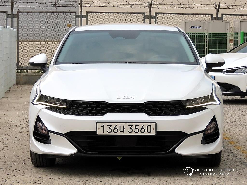 Автомобиль Kia K5