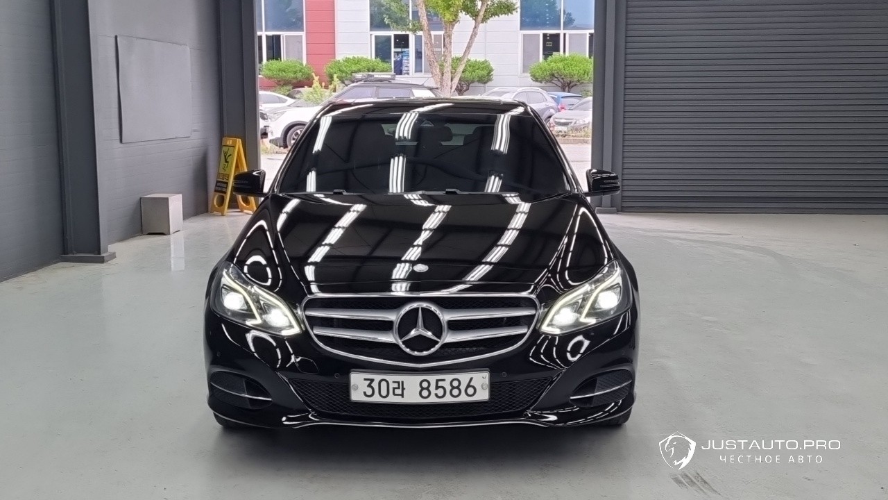 Автомобиль Mercedes-Benz E-Class