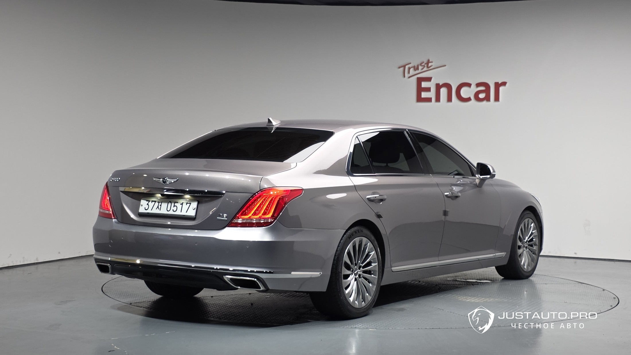 Автомобиль Genesis EQ900